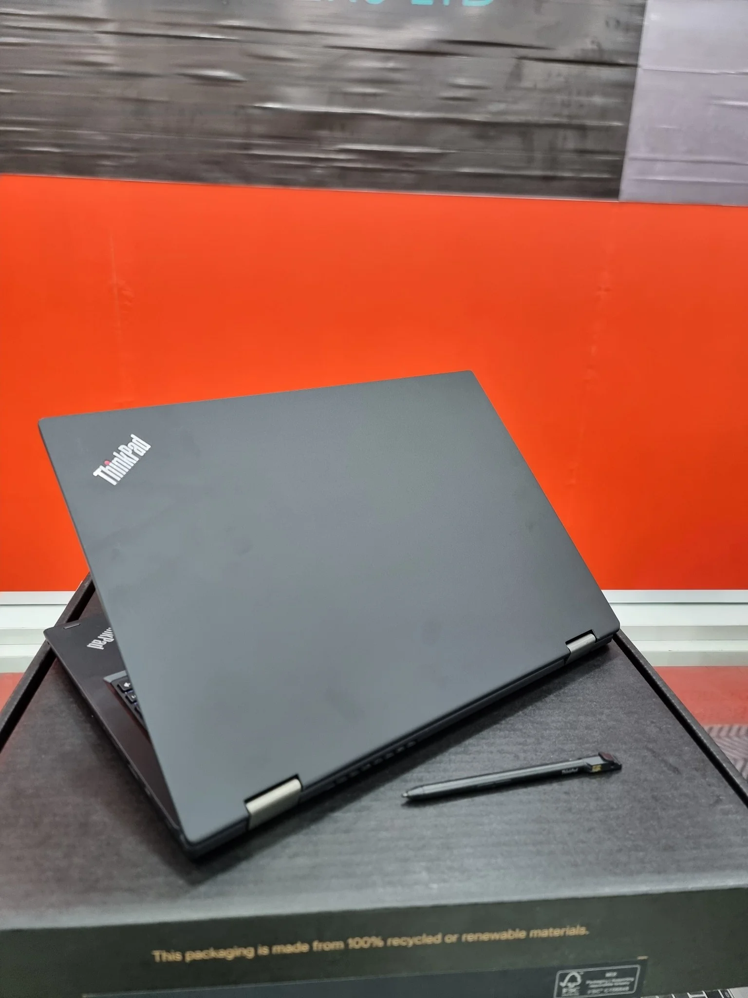 Lenovo ThinkPad Yoga L390 | Core i5 8th Gen | 16GB RAM 512GB SSD - AE Laptop image 4