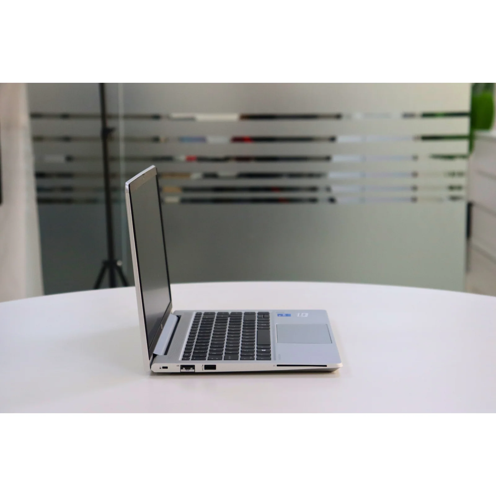 HP ProBook 640 G8: 11th Gen i5, 16GB RAM, 256GB SSD - Gray - Unit 00912 - AE Laptop image 3