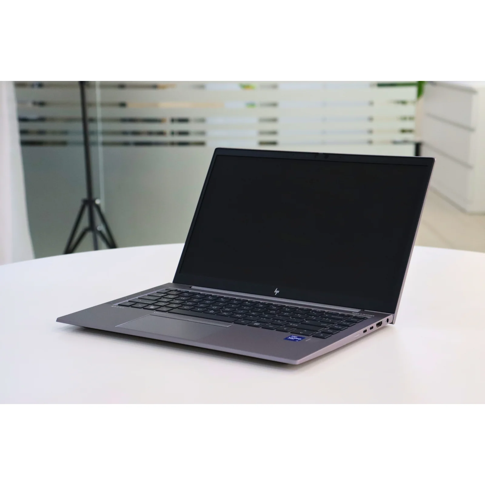 HP ZBOOK FIREFLY 14 G8: 11th Gen i7, 16GB RAM, 256GB SSD - Gray - Unit 98759