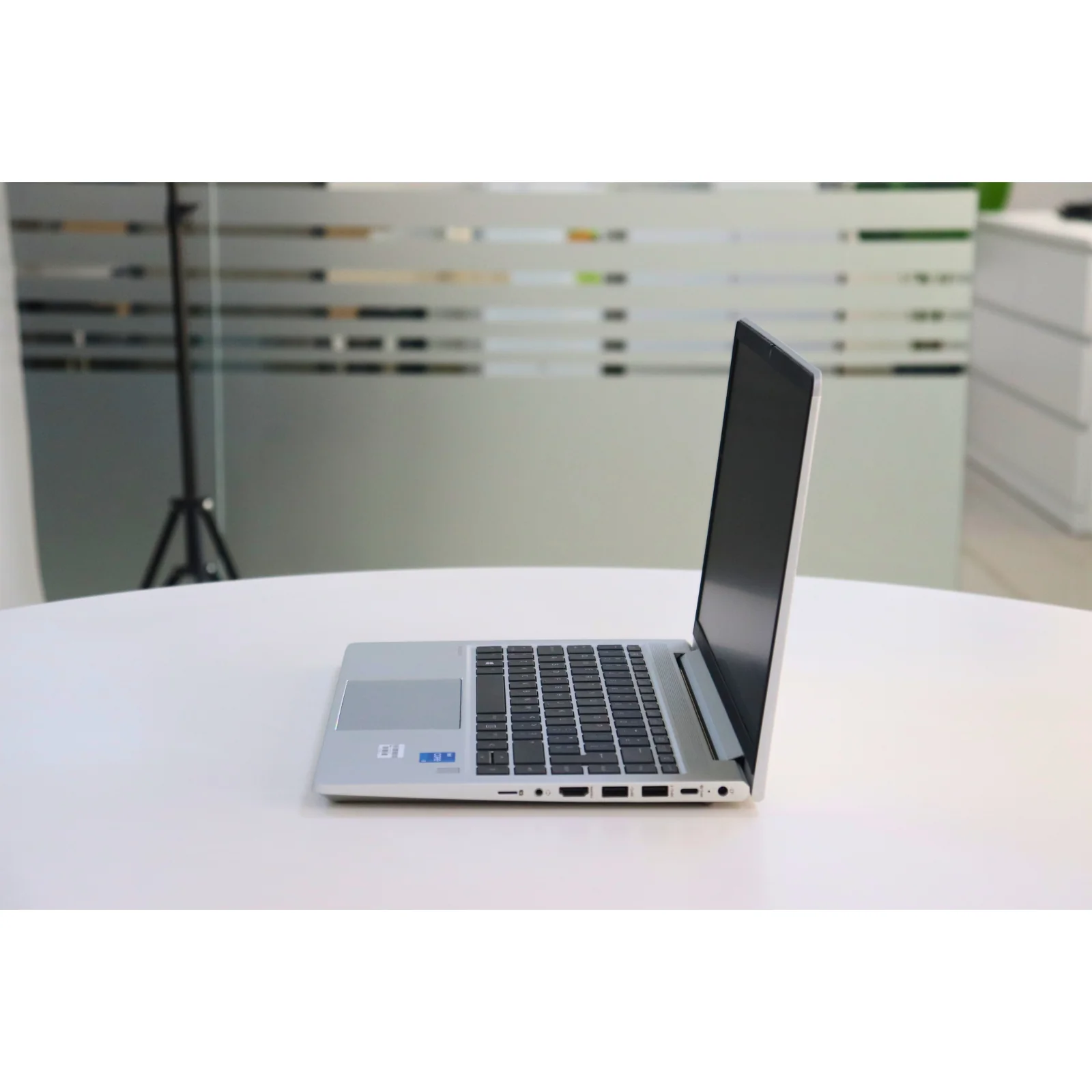 HP PROBOOK 640 G8: 11th Gen i5, 16GB RAM, 256GB SSD - Gray - Unit 01238 - AE Laptop image 4