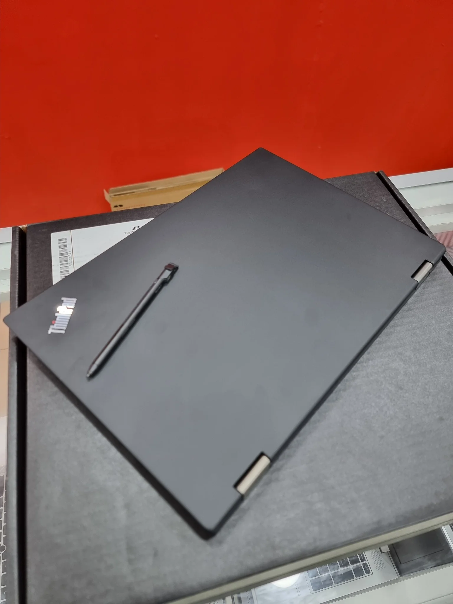 Lenovo ThinkPad Yoga L390 | Core i5 8th Gen | 16GB RAM 512GB SSD - AE Laptop image 5