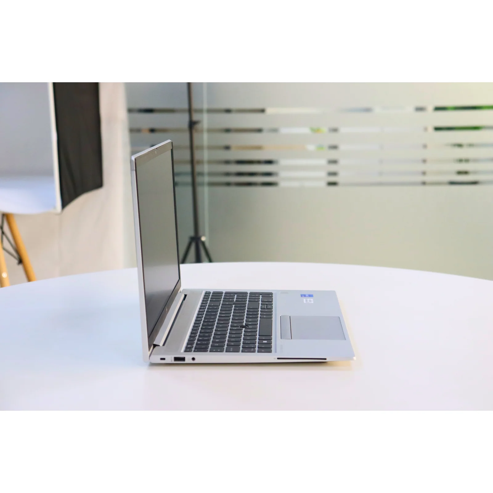 HP ELITEBOOK 850 G8: 11th Gen i5, 16GB RAM, 256GB SSD - AE Laptop image 3
