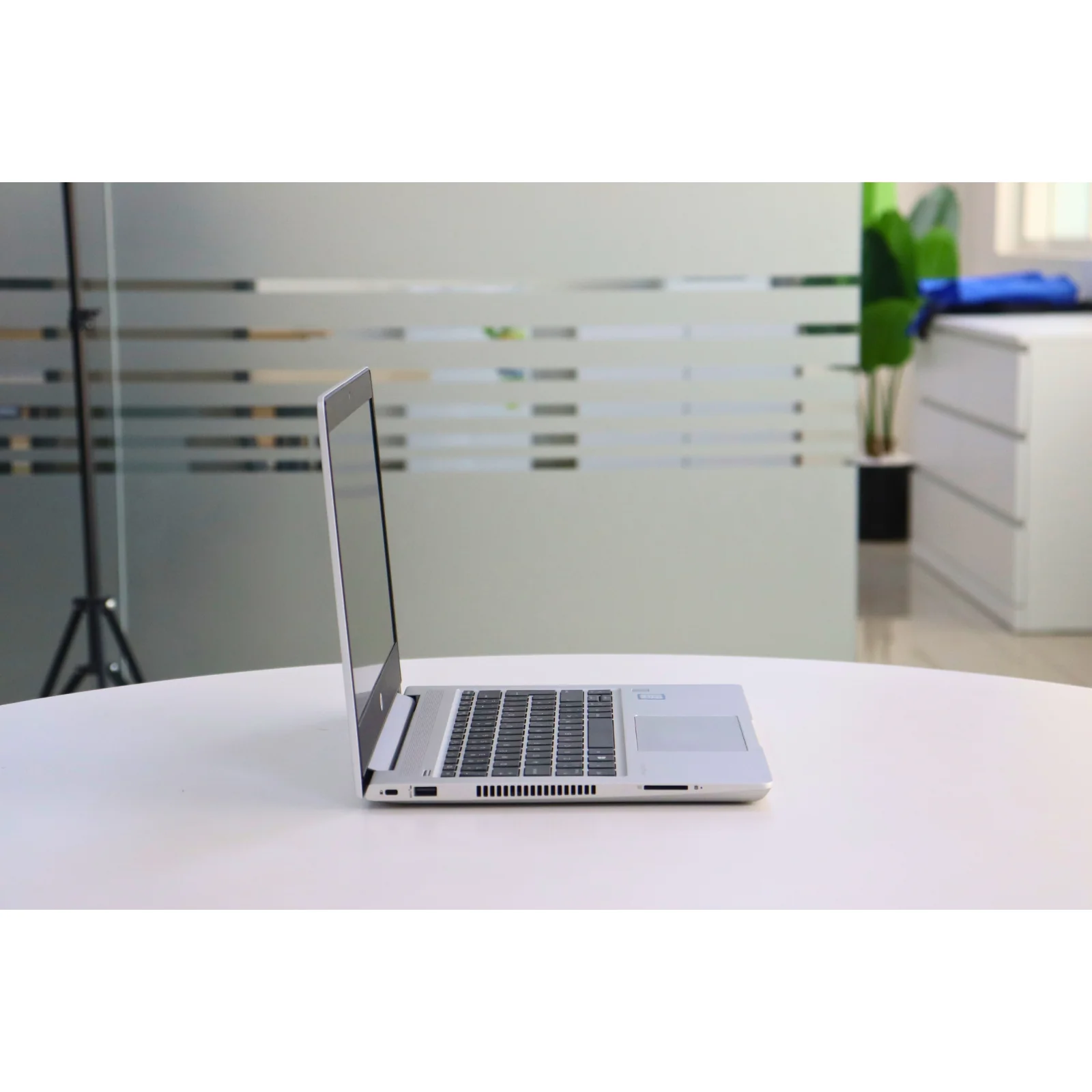 HP PROBOOK 430 G6: 8th Gen i5, 8GB RAM, 256GB SSD - AE Laptop image 3