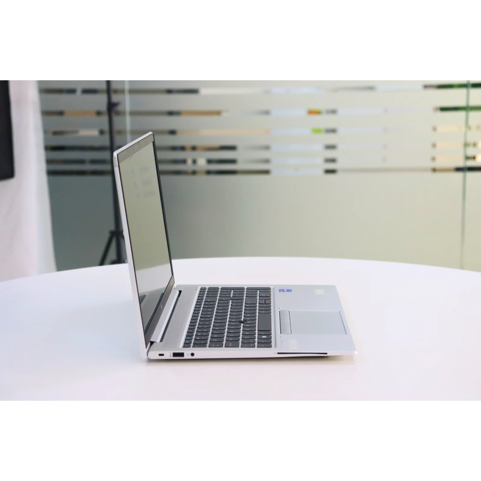 HP ELITEBOOK 850 G8: 11th Gen i7, 16GB RAM, 512GB SSD - Gray - Unit 01773 - AE Laptop image 3