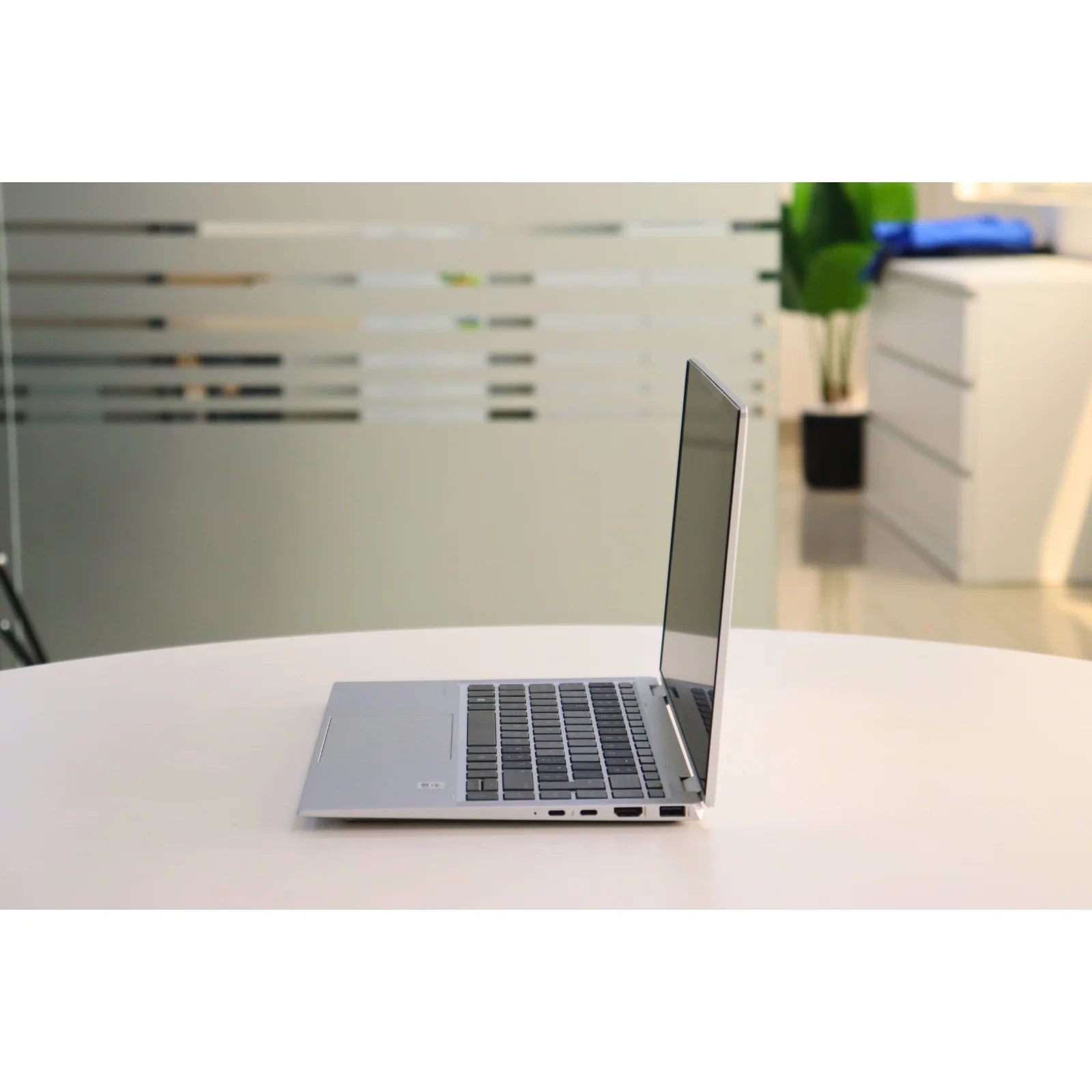 HP ELITEBOOK X360 1040 G7: 10th Gen i7, 16GB RAM, 512GB SSD - AE Laptop image 4