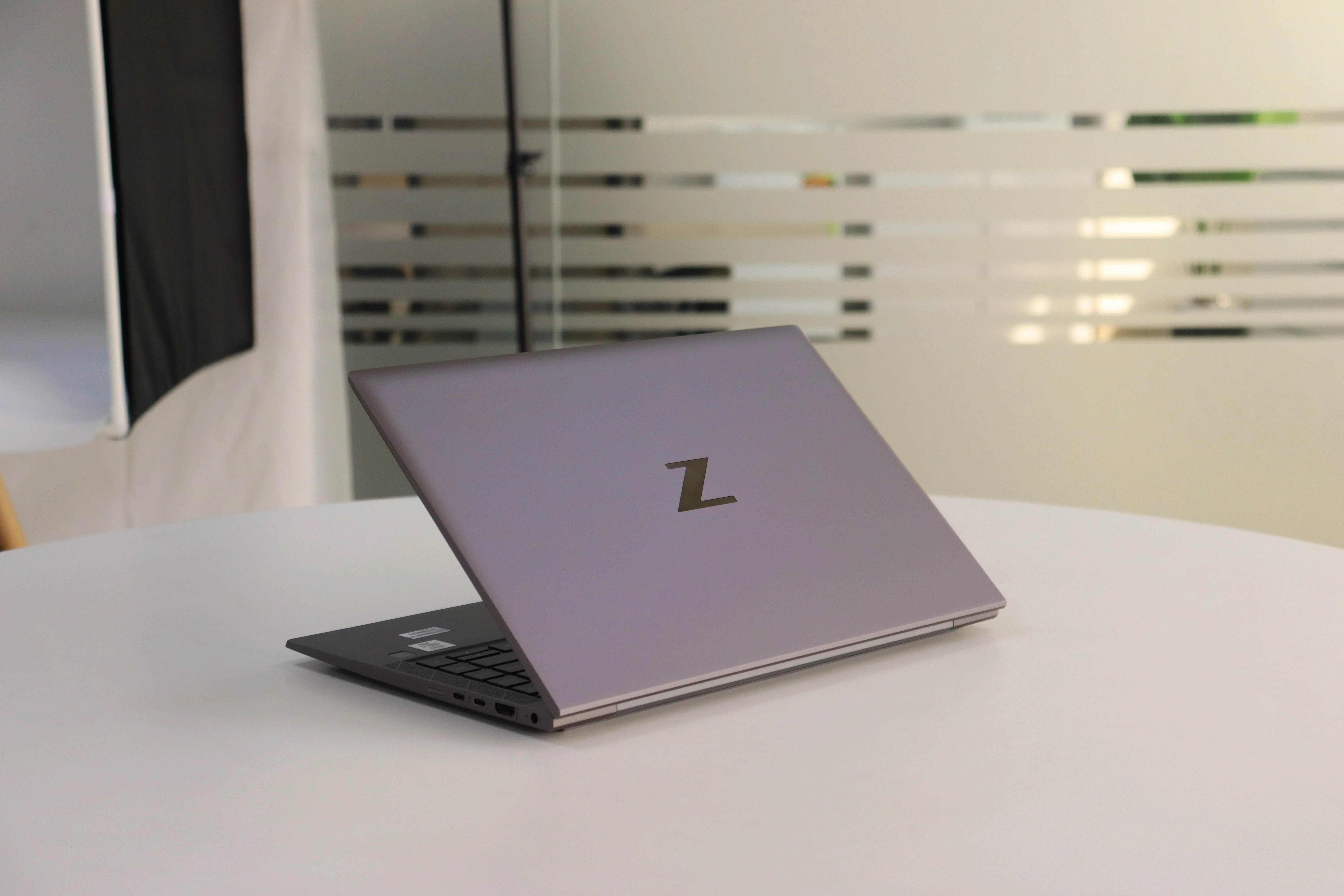 HP ZBOOK FIREFLY 14 G7: 10th Gen i7, 16GB RAM, 256GB SSD - Grey - Unit 78982 - AE Laptop image 5