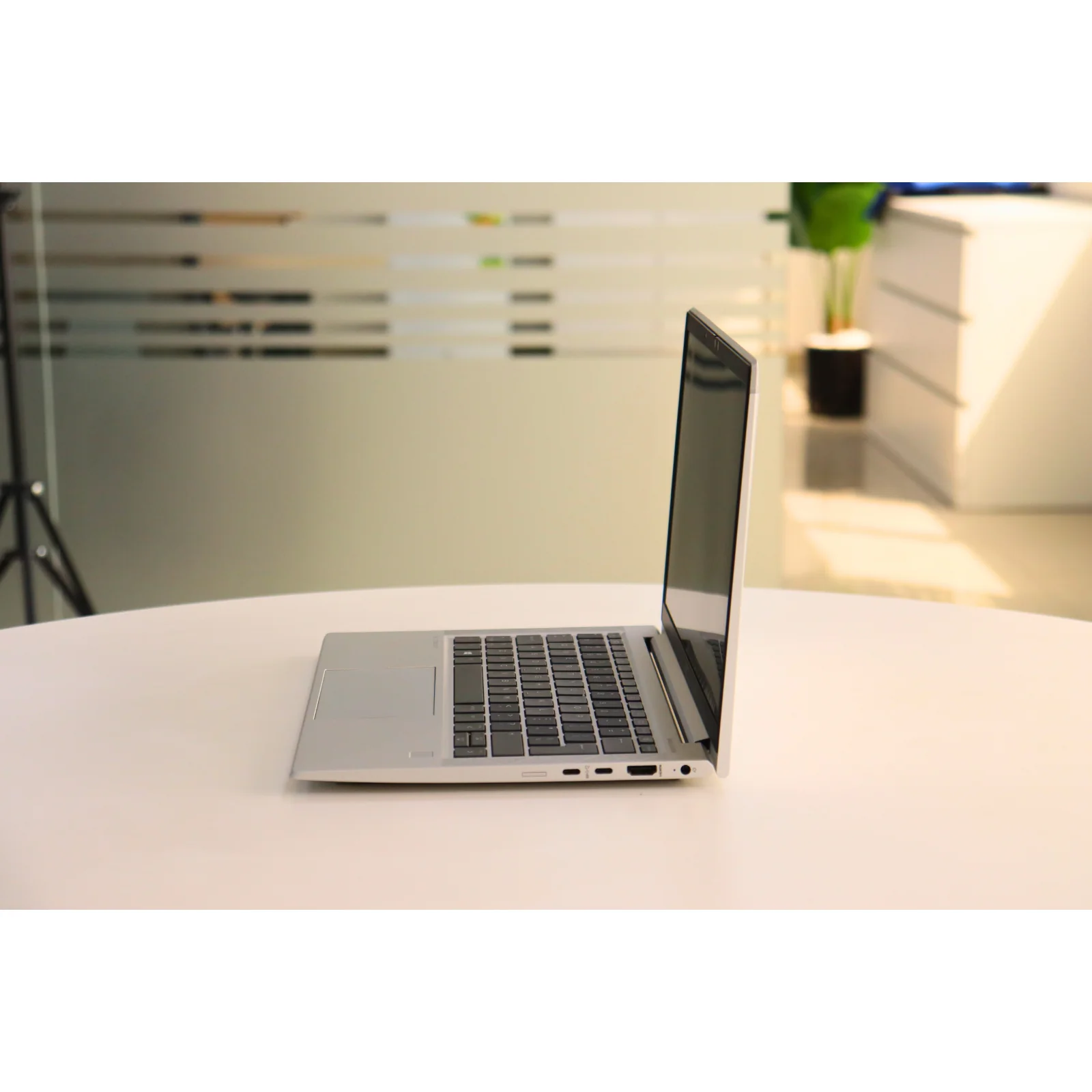HP ELITEBOOK 835 G7: AMD, 16GB RAM, 256GB SSD - AE Laptop image 4