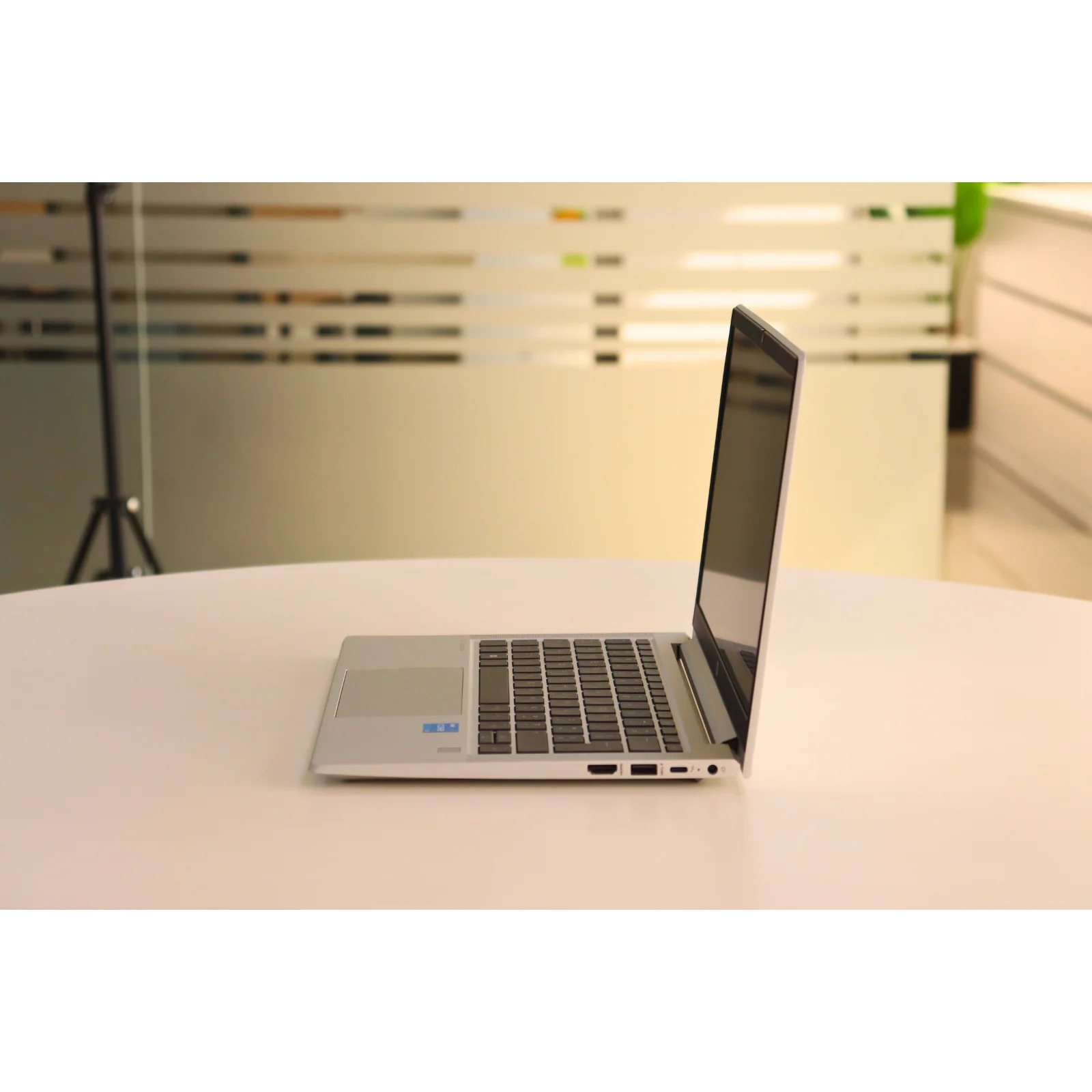 HP EliteBook 630 G9: Intel Core i3, 12th Gen, 16GB RAM, 256GB SSD - AE Laptop image 4