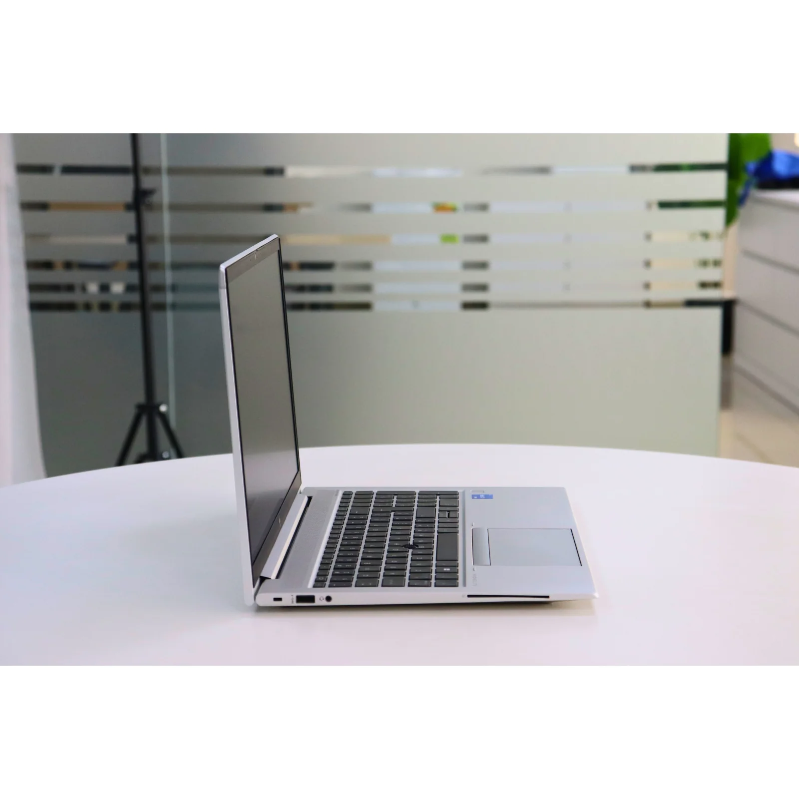 HP ELITEBOOK 850 G8: Intel Core i5, 11th Gen, 8GB RAM, 256GB SSD - AE Laptop image 3