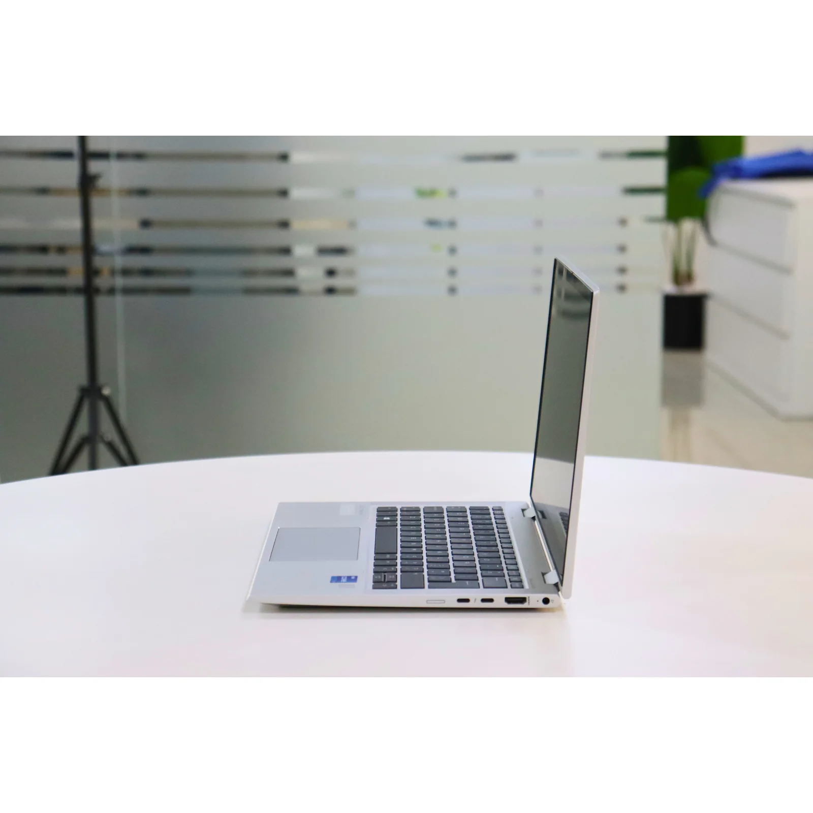 HP ELITEBOOK X360 830 G8: 11th Gen i7, 32GB RAM, 256GB SSD - AE Laptop image 4
