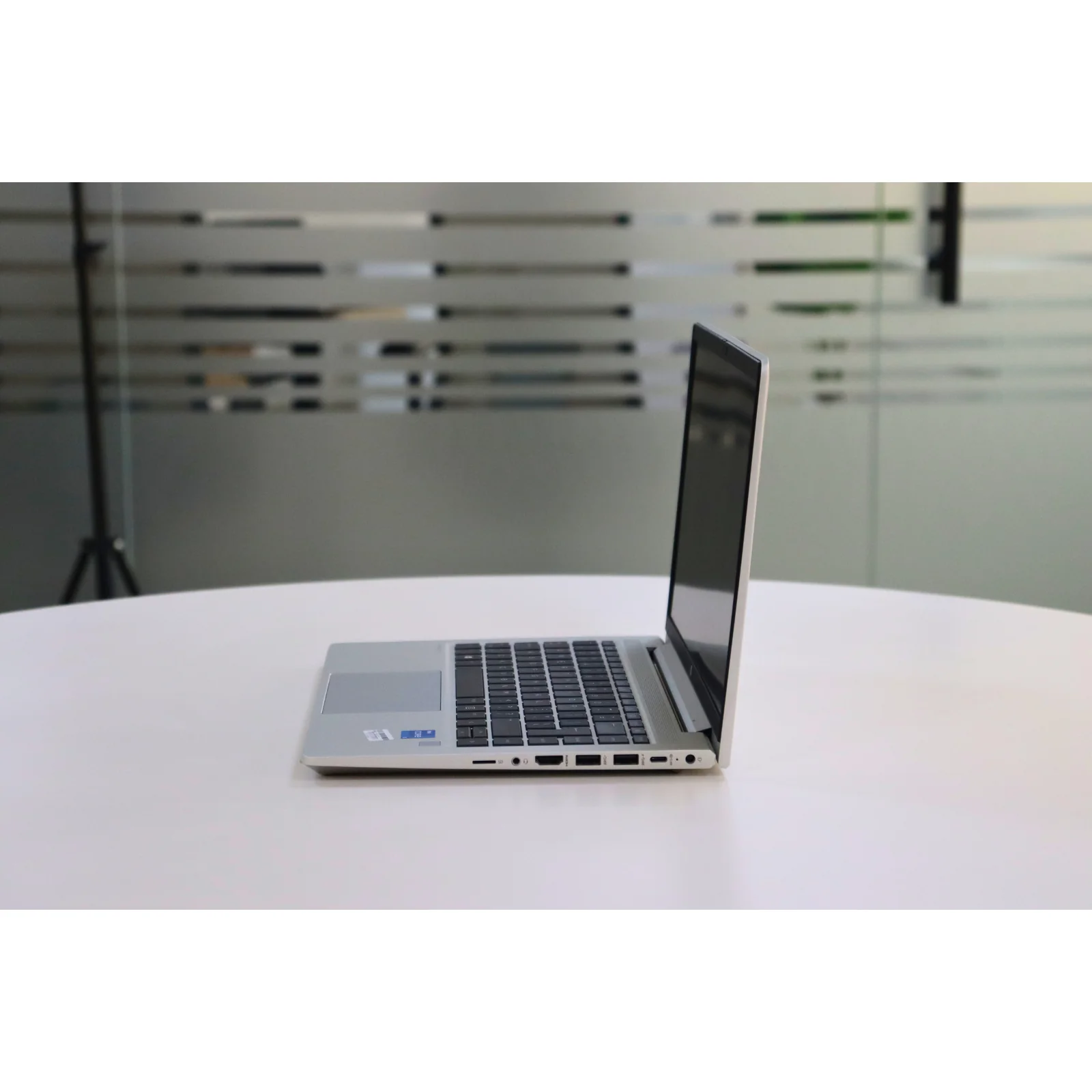 HP PROBOOK 440 G8: 11th Gen i5, 16GB RAM, 256GB SSD - AE Laptop image 4