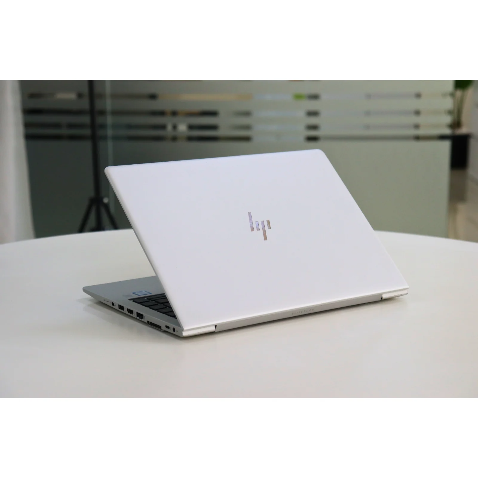 HP ELITEBOOK 840 G5: 8th Gen i7, 8GB RAM, 512GB SSD - Gray - Unit 00703 - AE Laptop image 5