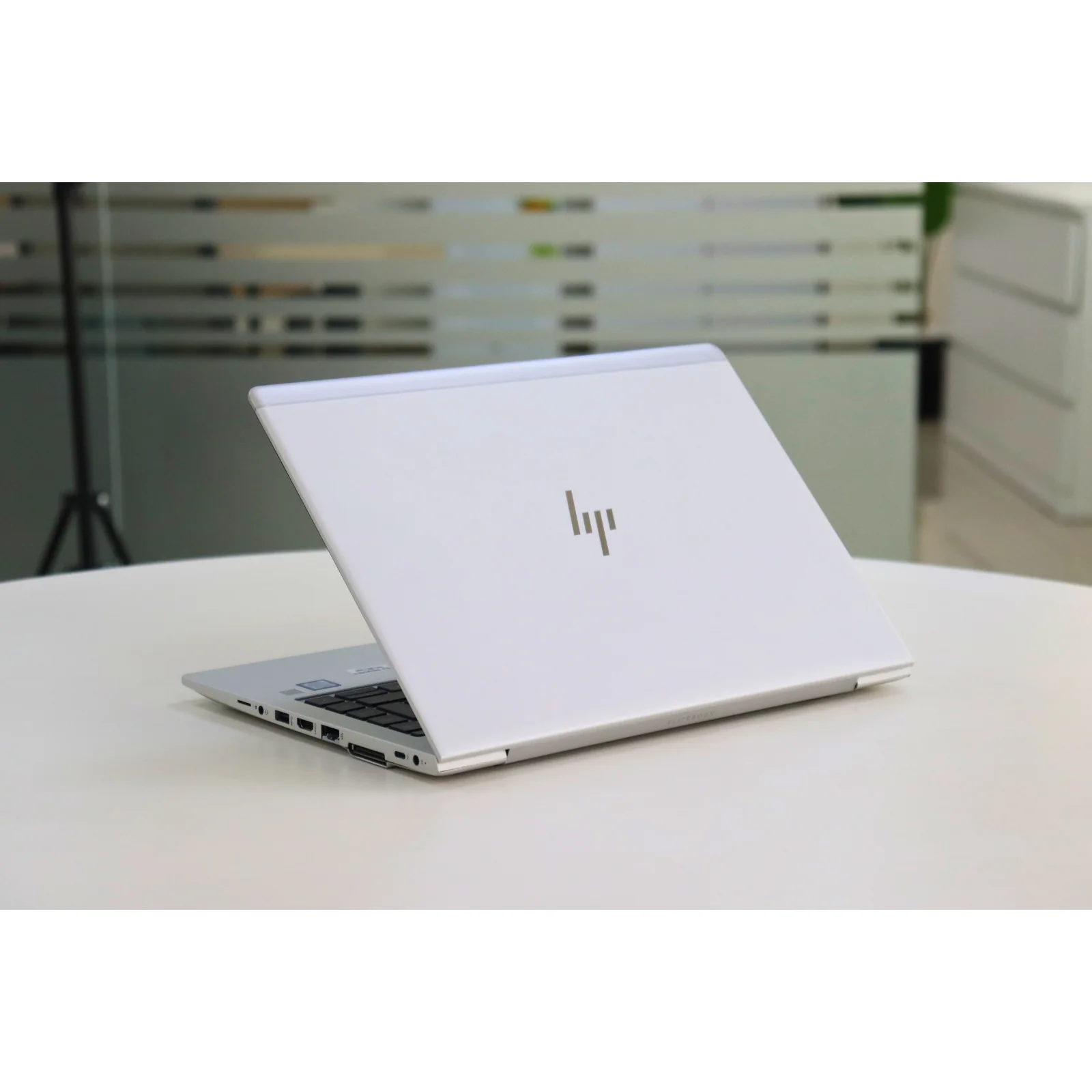 HP ELITEBOOK 840 G6: 8th Gen i7, 16GB RAM, 256GB SSD - Gray - Unit 00935 - AE Laptop image 5