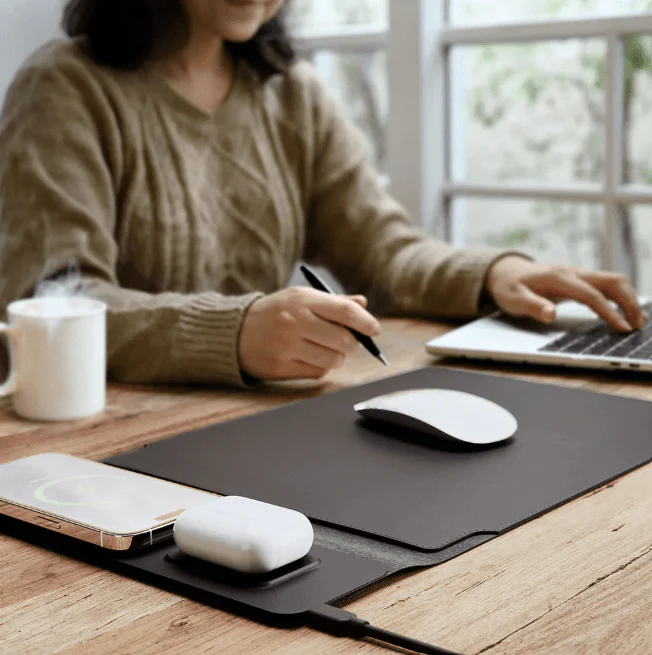 4 in 1 Wiresless Charging Laptop Sleeve - AE Laptop image 1