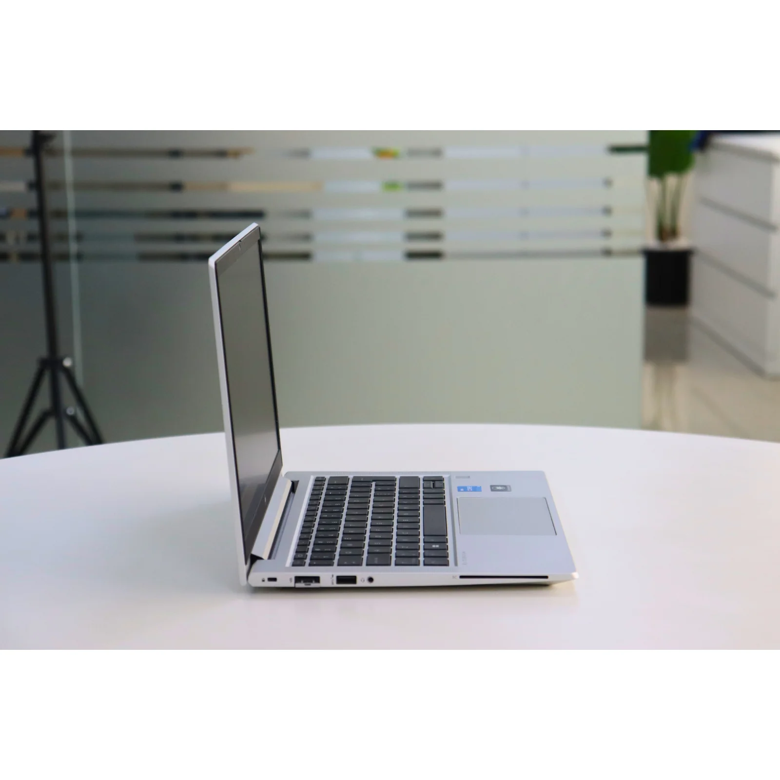 HP EliteBook 630 G9: Intel Core i3, 12th Gen, 8GB RAM, 256GB SSD - AE Laptop image 4