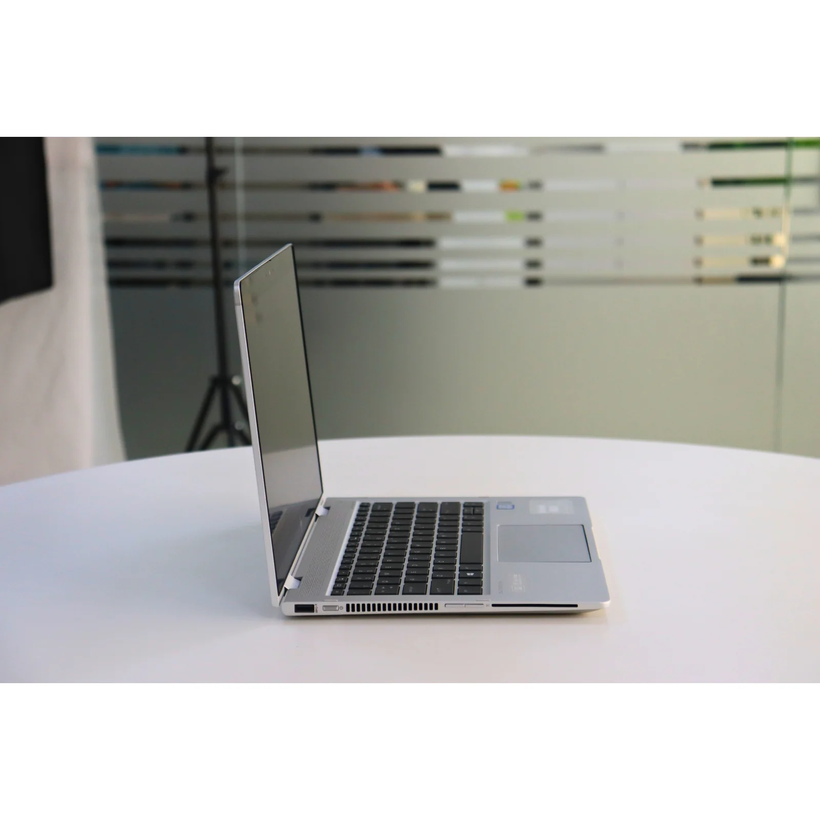 HP ELITEBOOK X360 830 G6: 8th Gen i5, 8GB RAM, 256GB SSD - Gray - Unit 95733 - AE Laptop image 4