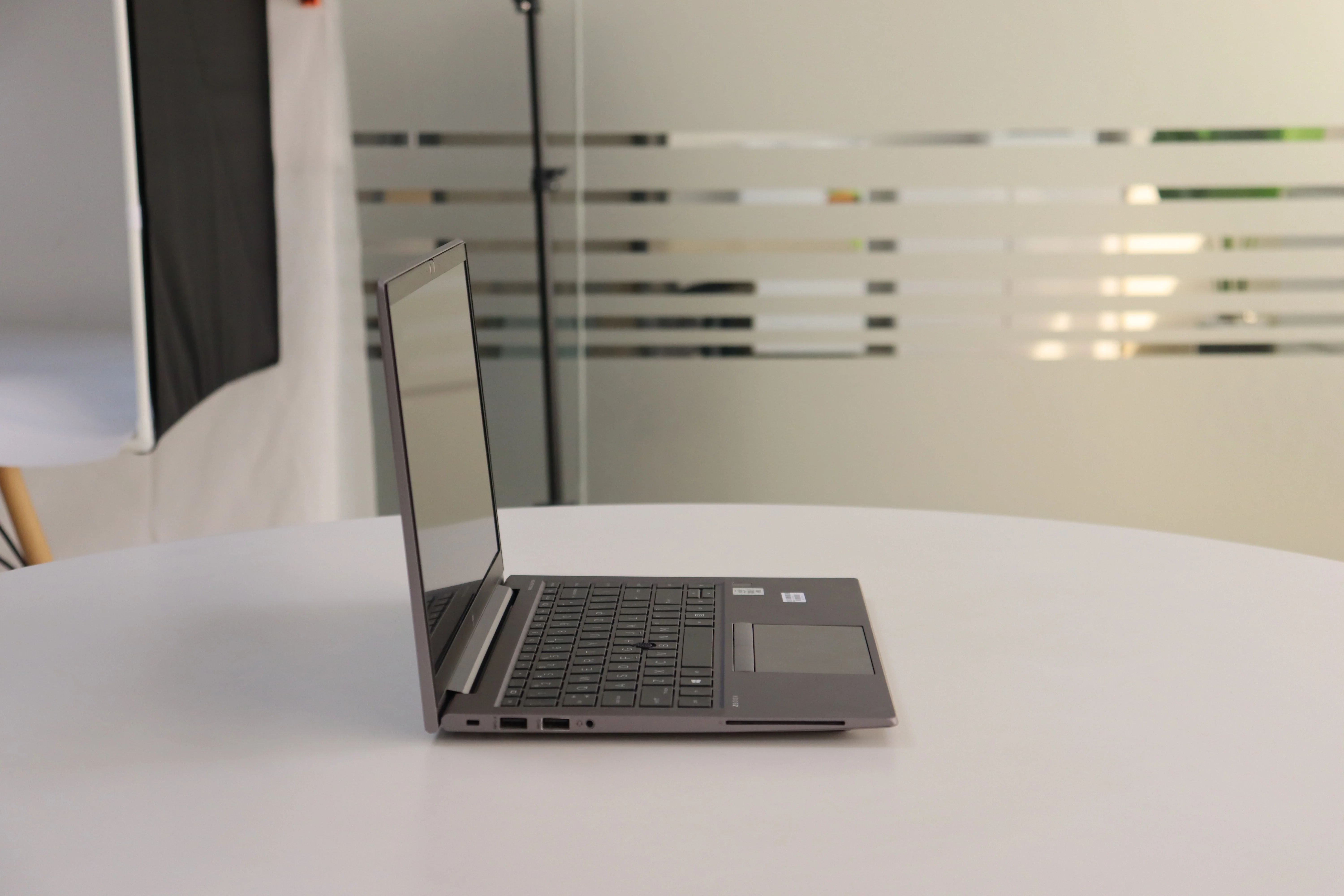 HP ZBOOK FIREFLY 14 G7: 10th Gen i7, 16GB RAM, 256GB SSD - Grey - Unit 78982 - AE Laptop image 3