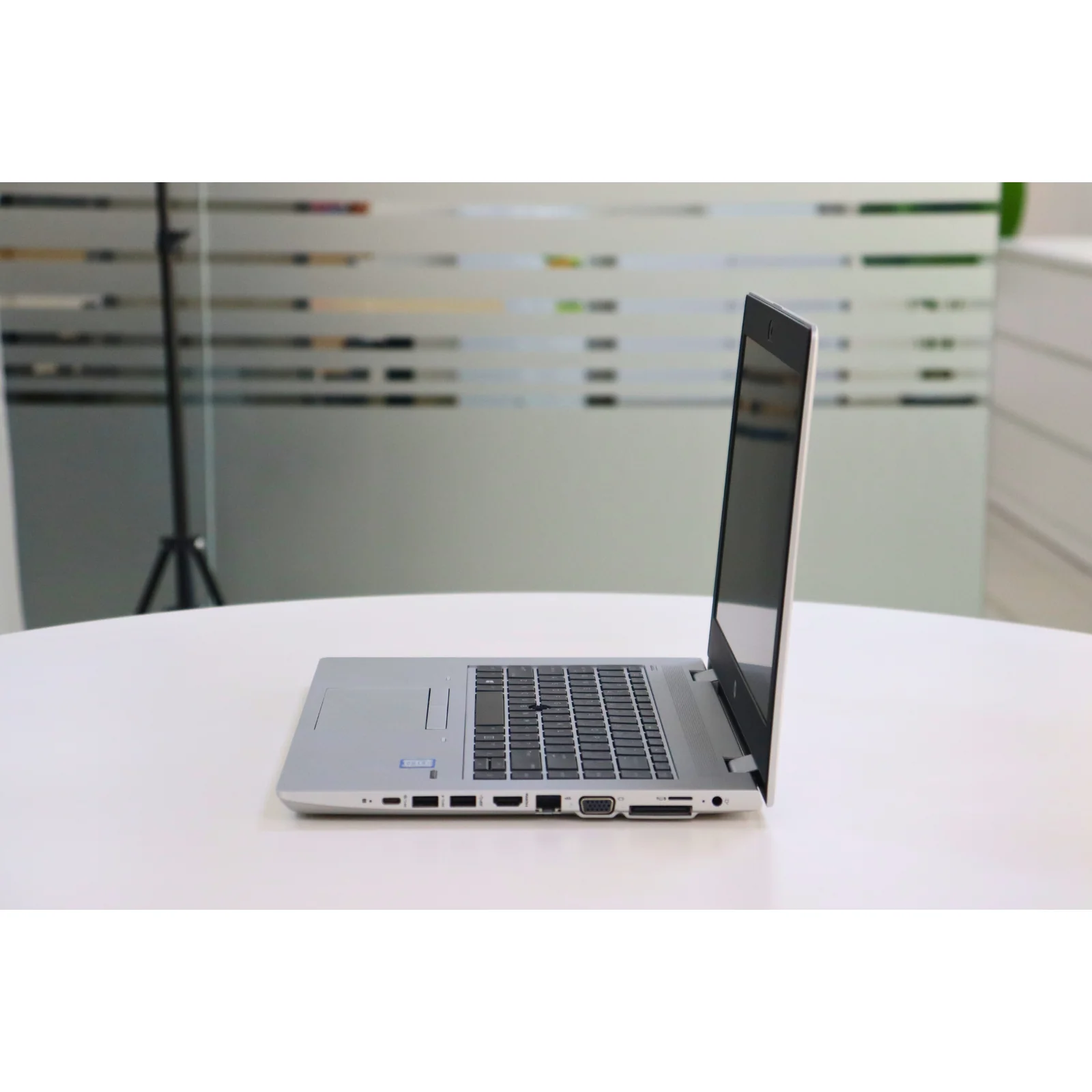 HP PROBOOK 640 G4: 8th Gen i5, 8GB RAM, 256GB SSD - Gray - Unit 96183 - AE Laptop image 4