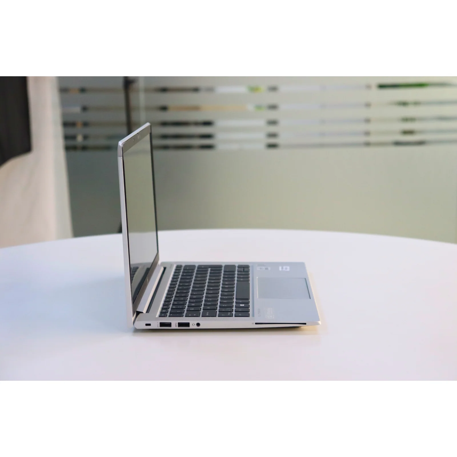 HP ELITEBOOK 830 G7: 10th Gen i5, 16GB RAM, 256GB SSD - Gray - Unit 00449 - AE Laptop image 3