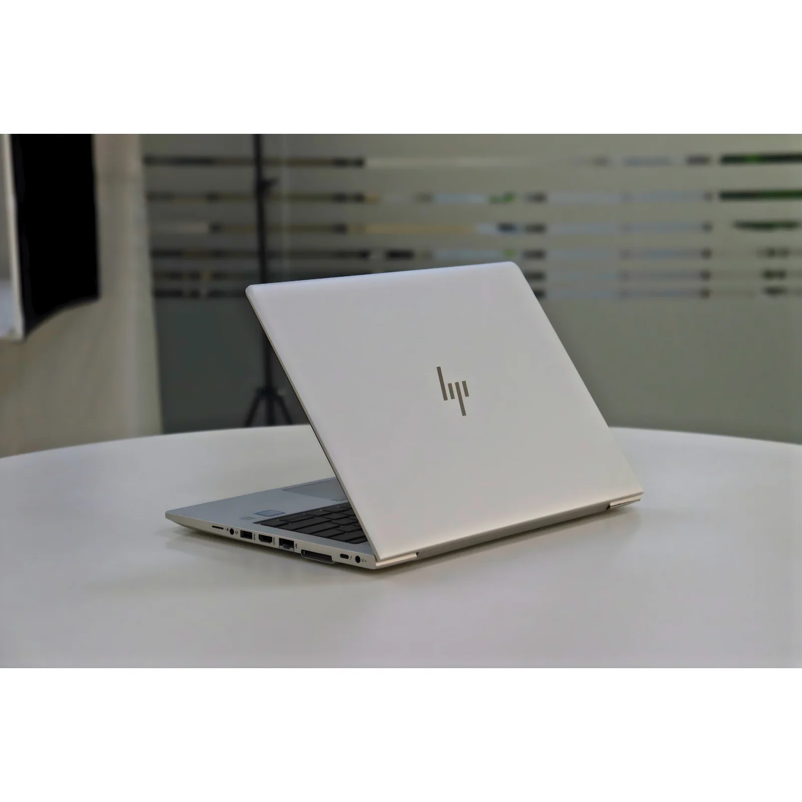 HP ELITEBOOK 830 G5: 8th Gen i7, 16GB RAM, 512GB SSD - AE Laptop image 5
