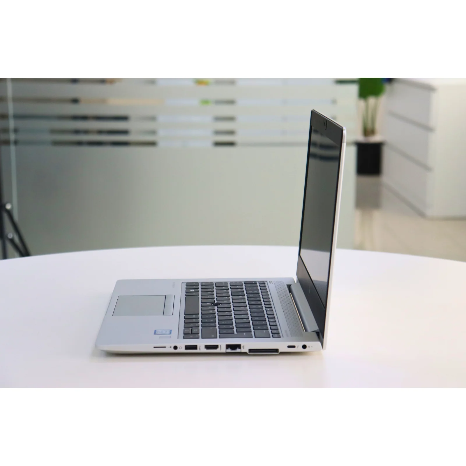 HP ELITEBOOK 830 G6: 8th Gen i7, 16GB RAM, 512GB SSD - AE Laptop image 4