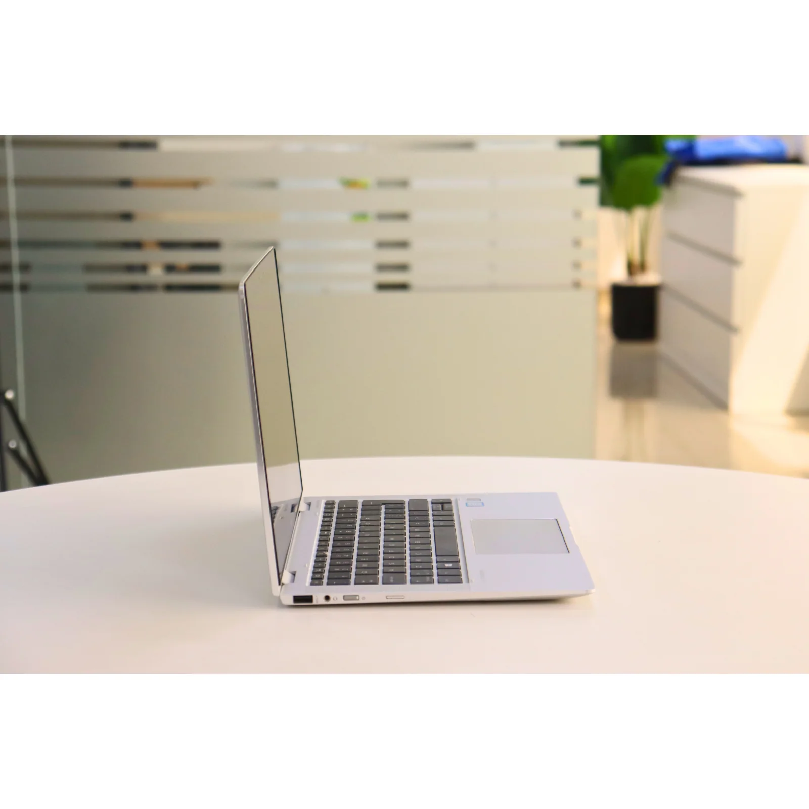 HP ELITEBOOK X360 1030 G4: 8th Gen i5, 8GB RAM, 256GB SSD - AE Laptop image 3