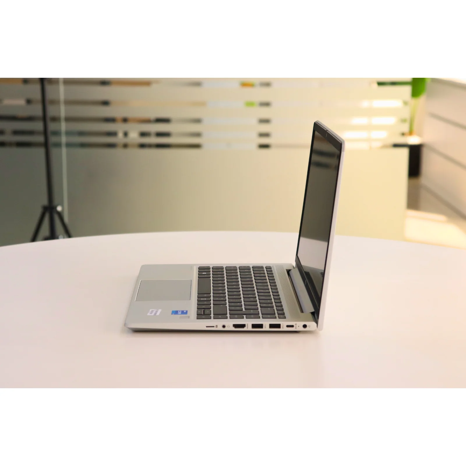 HP PROBOOK 640 G8: 11th Gen i5, 16GB RAM, 256GB SSD - Gray - Unit 00878 - AE Laptop image 4