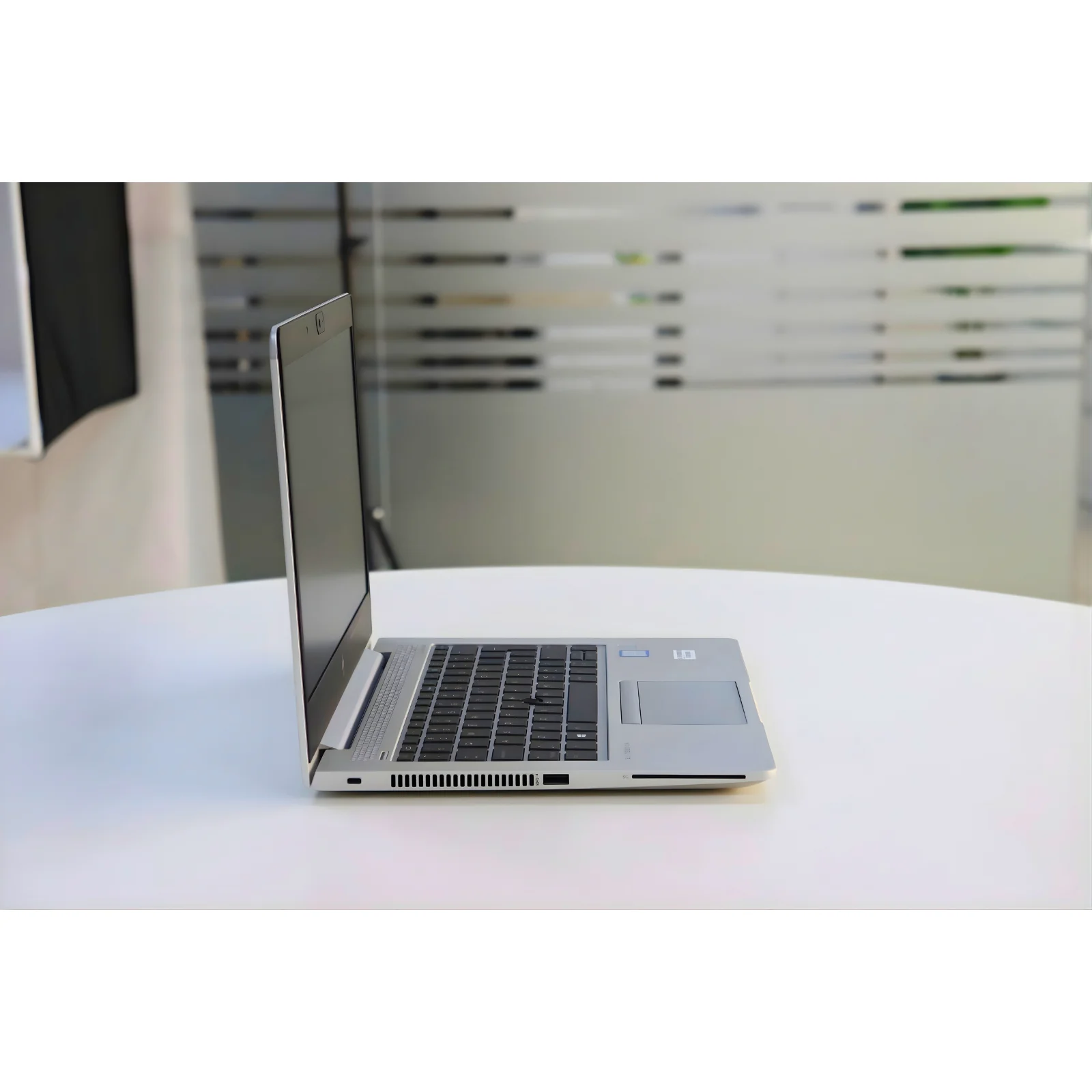 HP ELITEBOOK 830 G5: 8th Gen i5, 8GB RAM, 256GB SSD - AE Laptop image 3