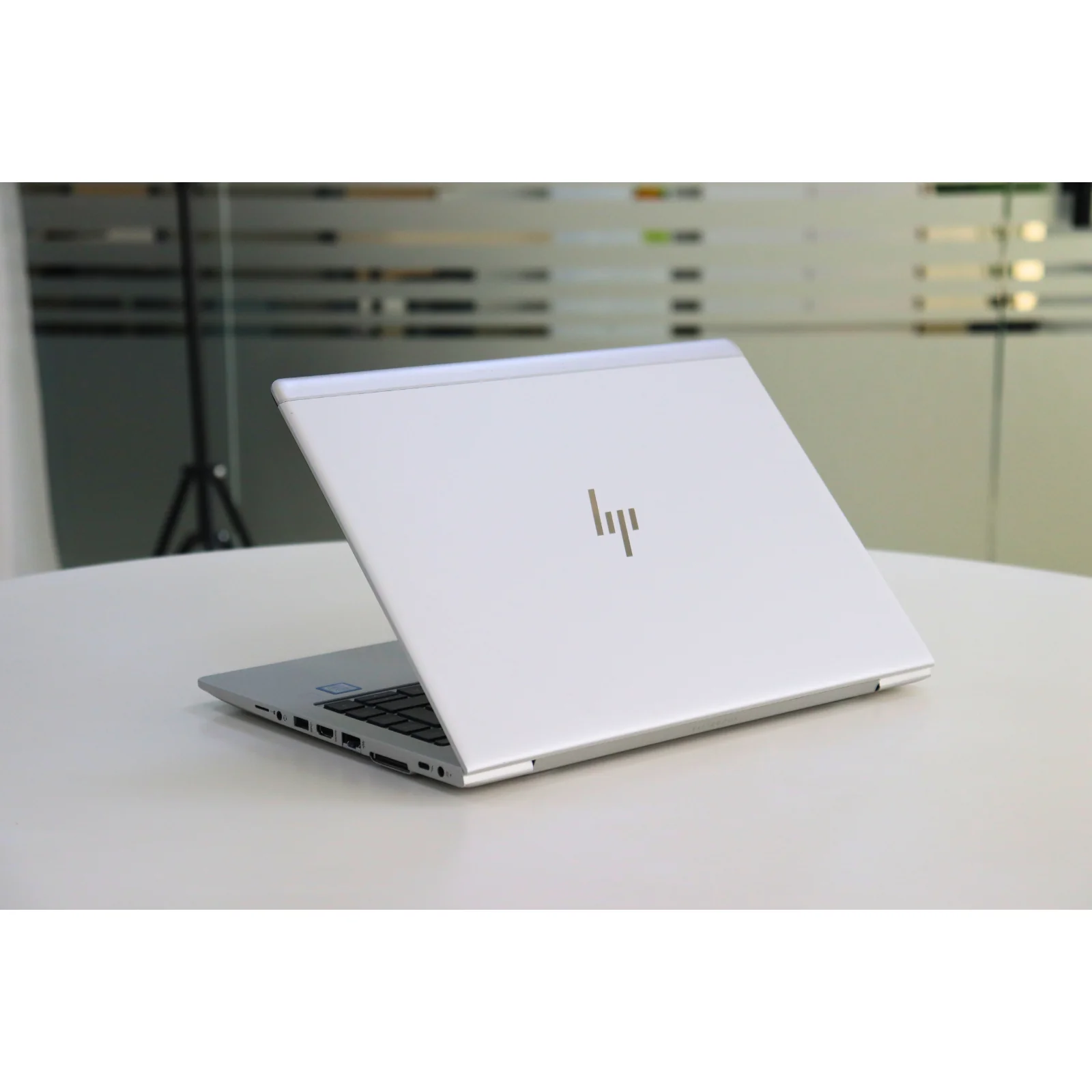 HP ELITEBOOK 840 G5: 8th Gen i7, 16GB RAM, 256GB SSD - AE Laptop image 5