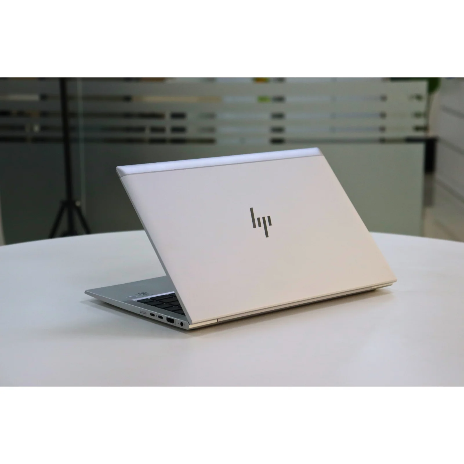 HP EliteBook 840 G7: Intel Core i5, 10th Gen, 8GB RAM, 256GB SSD - Gray - Unit 95660 - AE Laptop image 5