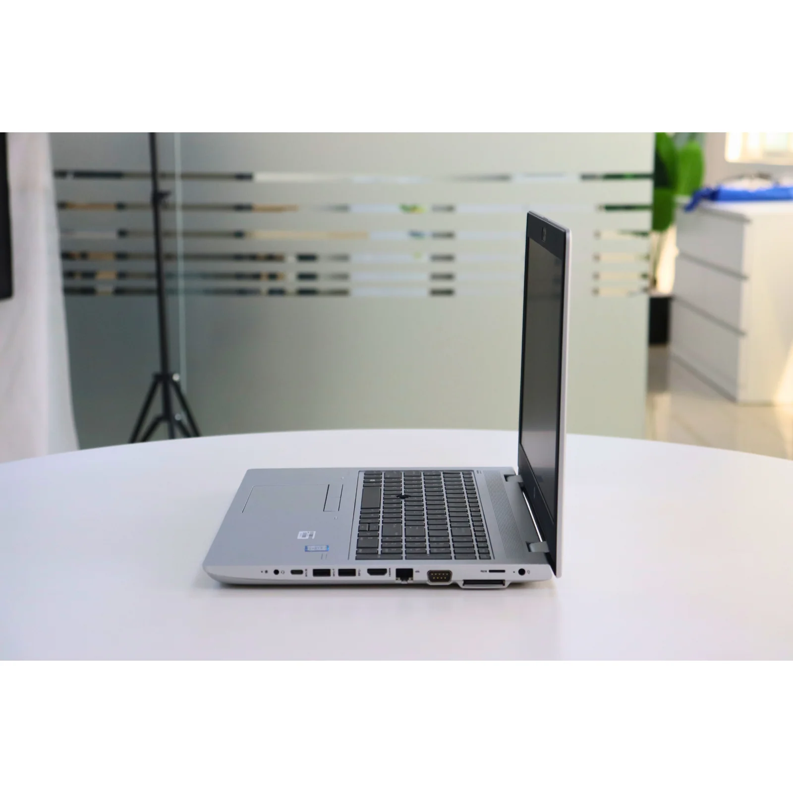 HP PROBOOK 650 G4: Intel Core i5, 8th Gen, 8GB RAM, 256GB SSD - AE Laptop image 4