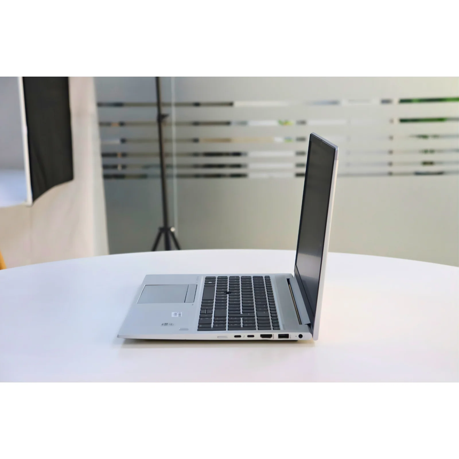 HP EliteBook 850 G7: Intel Core i5, 10th Gen, 8GB RAM, 256GB SSD - Gray - Unit 01083 - AE Laptop image 4