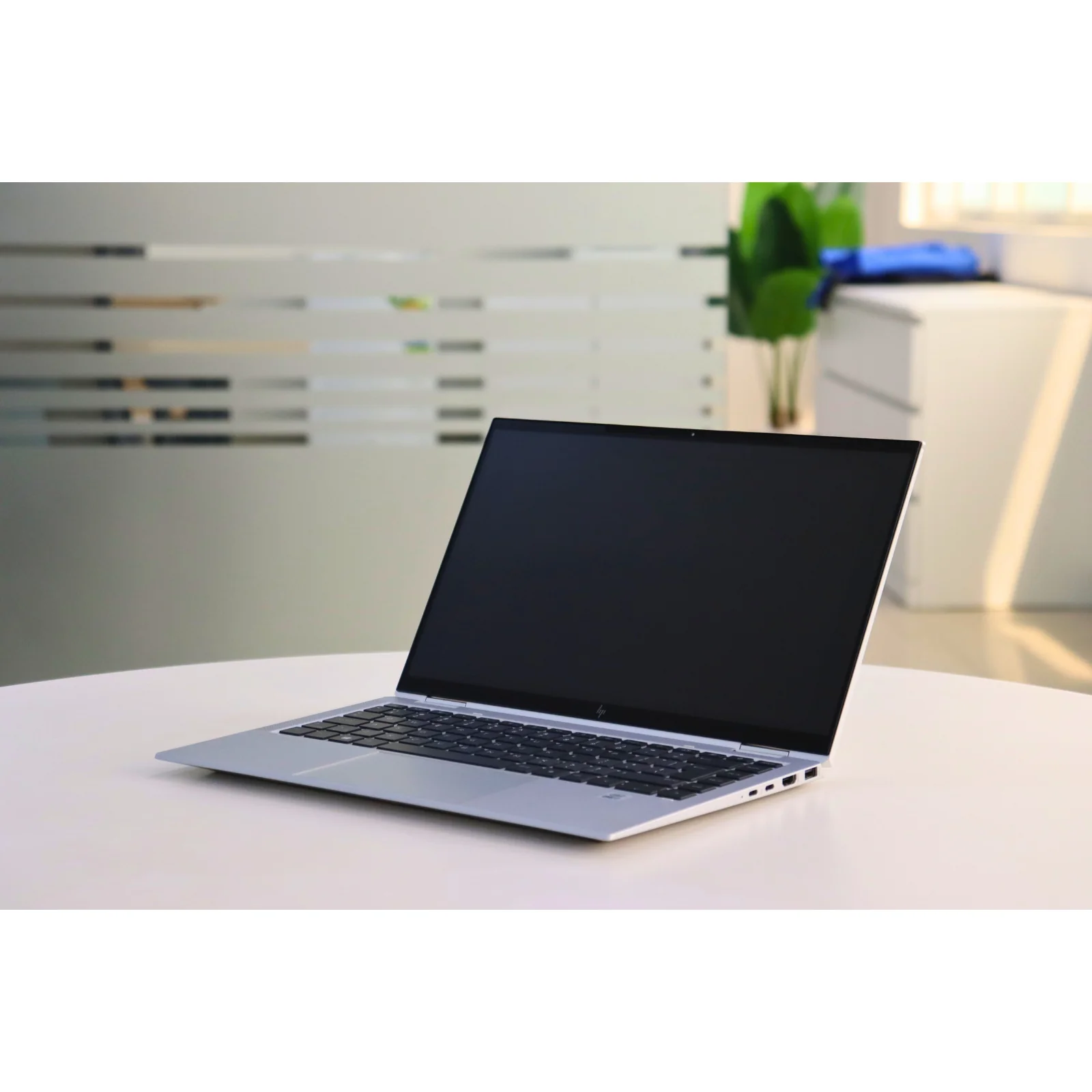HP ELITEBOOK X360 1040 G7: 10th Gen i7, 16GB RAM, 512GB SSD - AE Laptop image 2