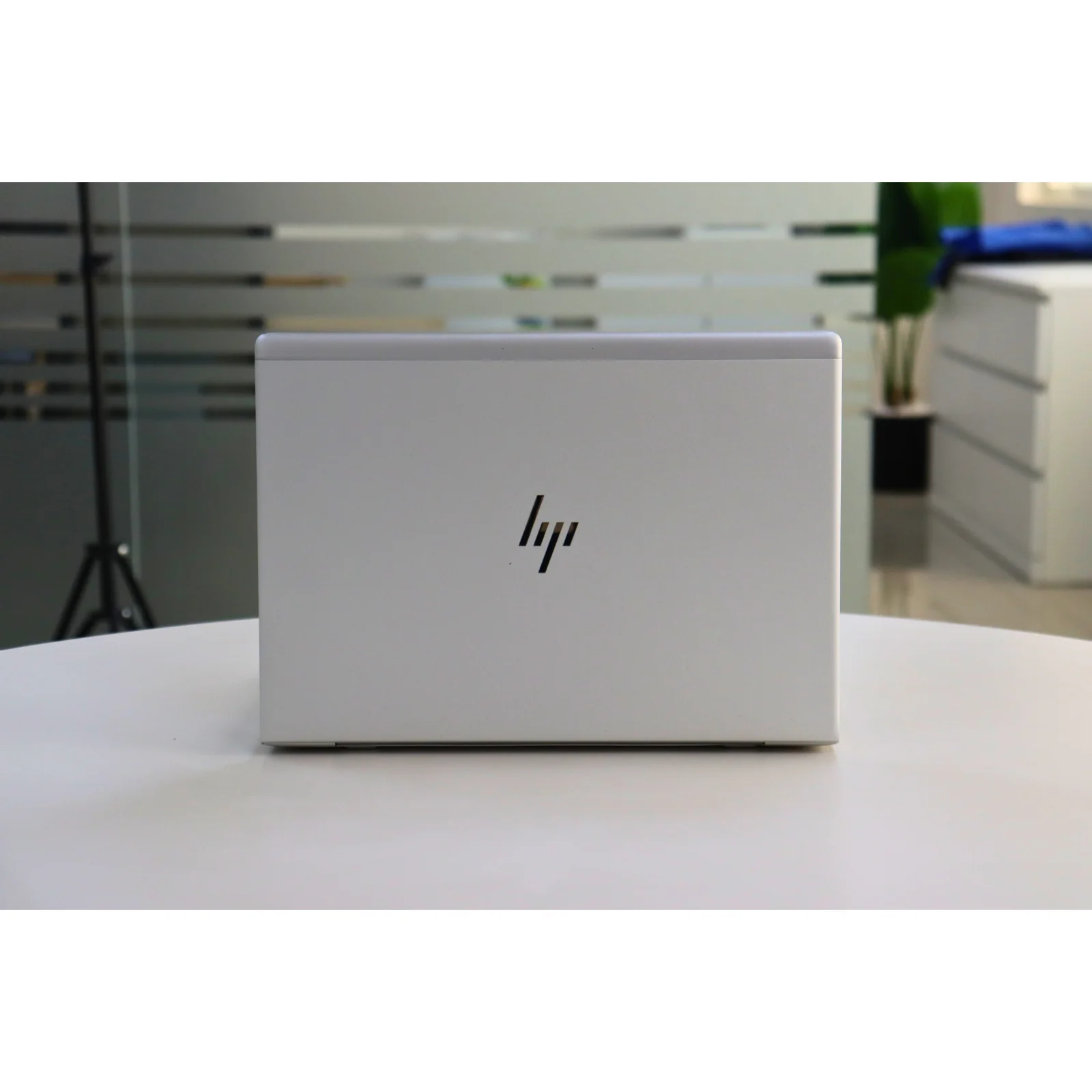 HP ELITEBOOK 745 G5: AMD, 8GB RAM, 256GB SSD - Silver - Unit 01471 - AE Laptop image 6