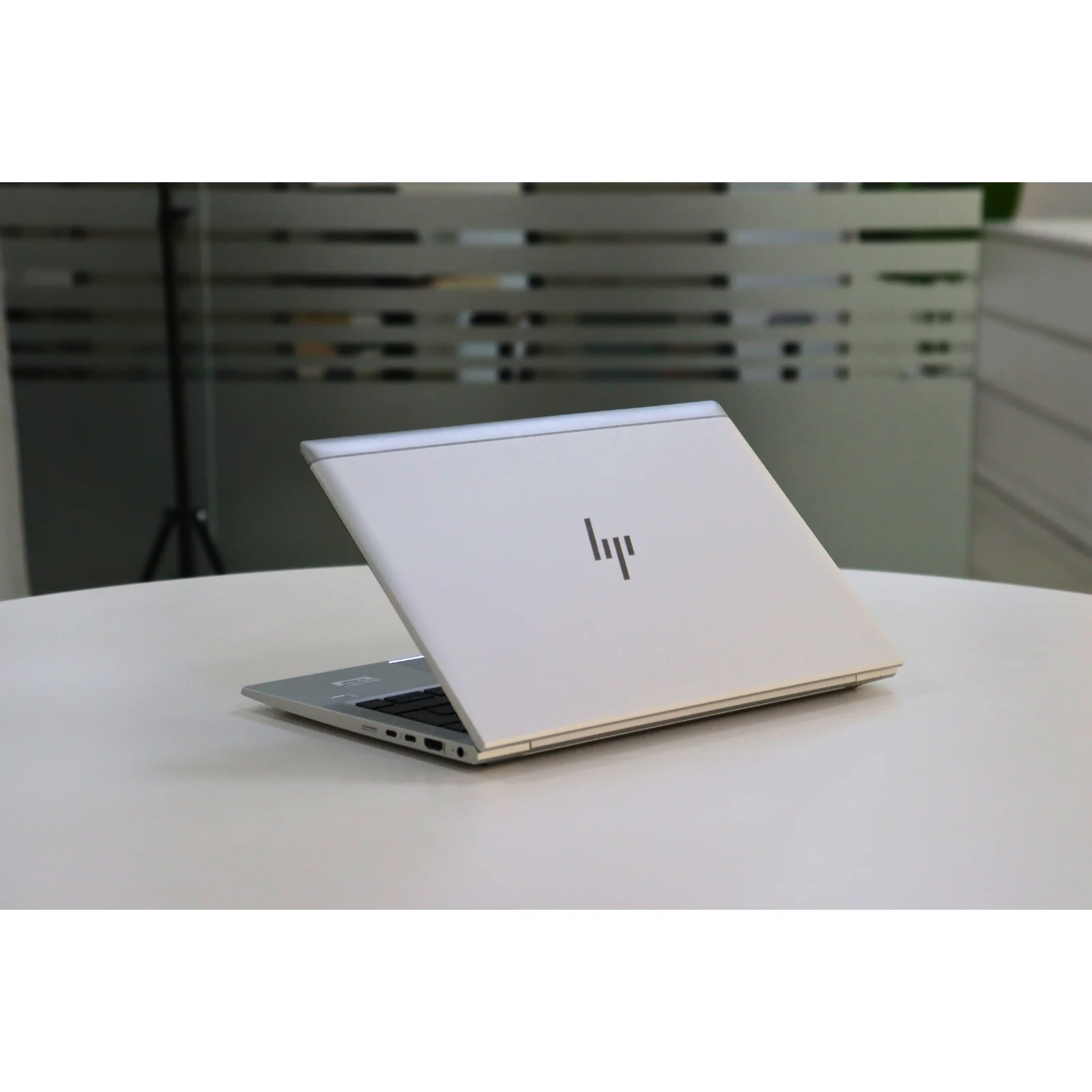 HP ELITEBOOK 830 G8: 11th Gen i5, 8GB RAM, 256GB SSD - Gray - Unit 00275 - AE Laptop image 5