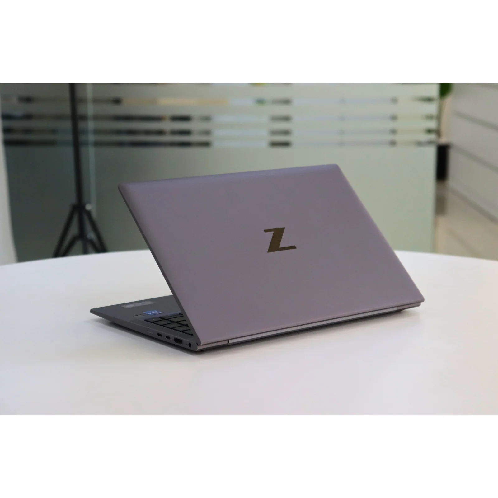 HP ZBOOK FIREFLY 14 G8: 11th Gen i7, 16GB RAM, 256GB SSD - Gray - Unit 98756 - AE Laptop image 5
