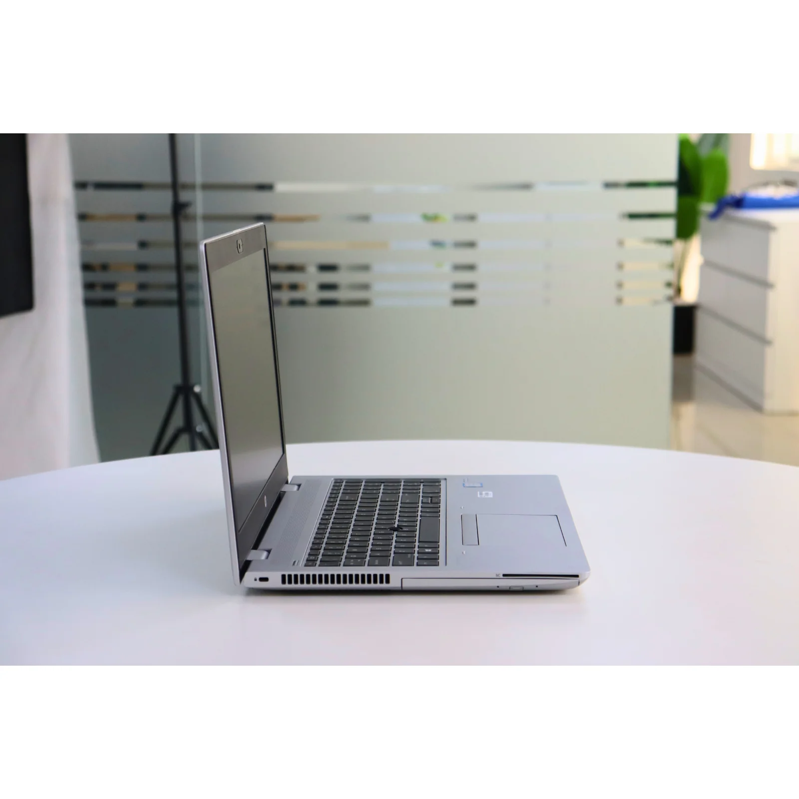 HP PROBOOK 650 G4: Intel Core i5, 8th Gen, 8GB RAM, 256GB SSD - AE Laptop image 3