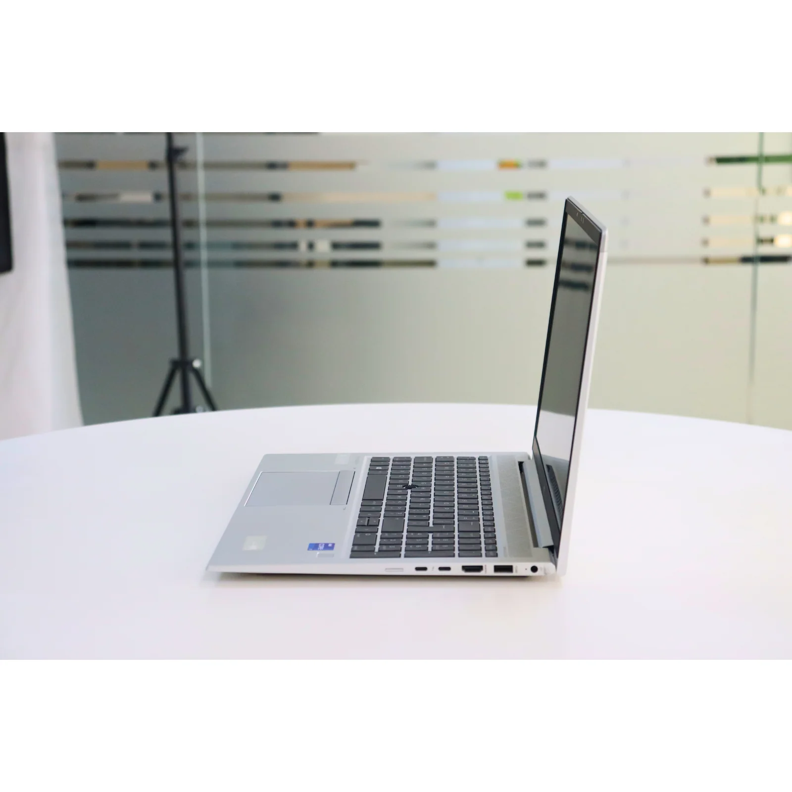 HP ELITEBOOK 850 G8: 11th Gen i7, 16GB RAM, 512GB SSD - Gray - Unit 01773 - AE Laptop image 4