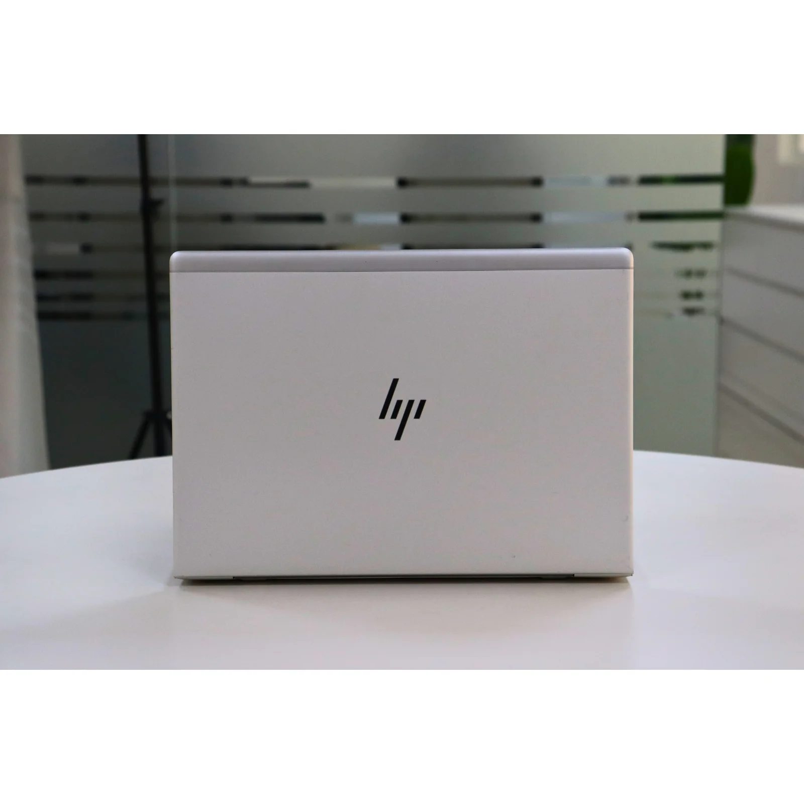 HP ELITEBOOK 745 G5: AMD, 8GB RAM, 256GB SSD - Silver - Unit 01122 - AE Laptop image 6