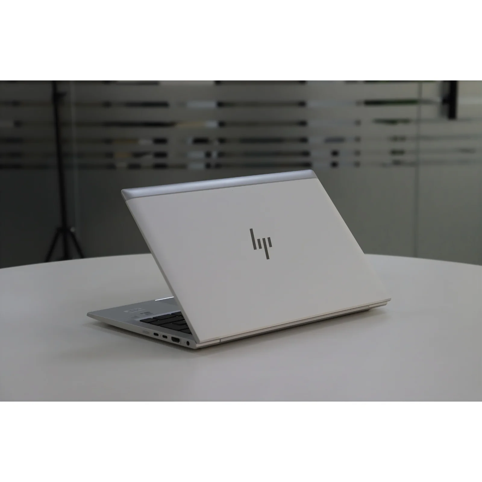 HP ELITEBOOK 830 G7: 10th Gen i5, 16GB RAM, 256GB SSD - Gray - Unit 00447 - AE Laptop image 5
