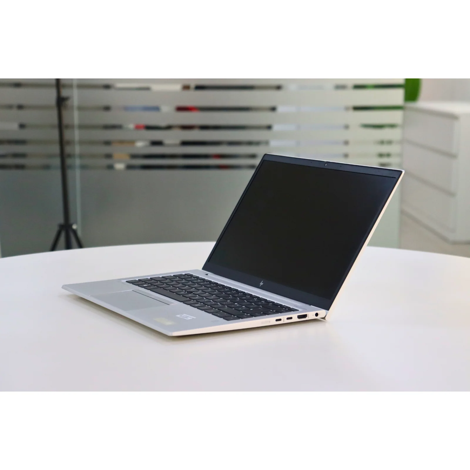 HP ELITEBOOK 845 G8:AMD RYZEN 3, 16GB RAM, 256GB SSD - Silver - Unit 00301