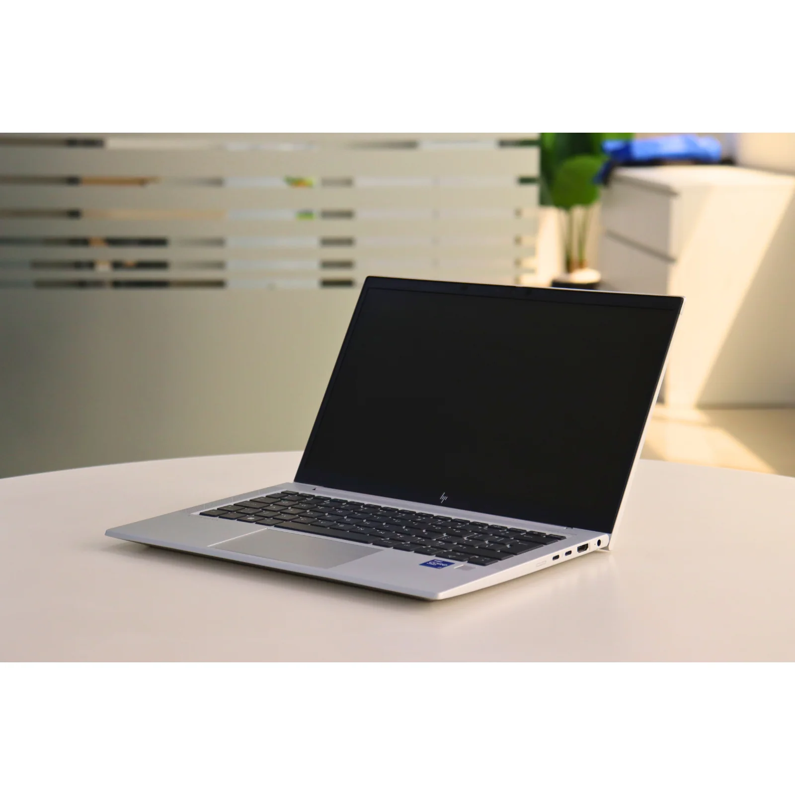 HP ELITEBOOK 830 G8: 11th Gen i7, 8GB RAM, 512GB SSD - Gray - Unit 00094