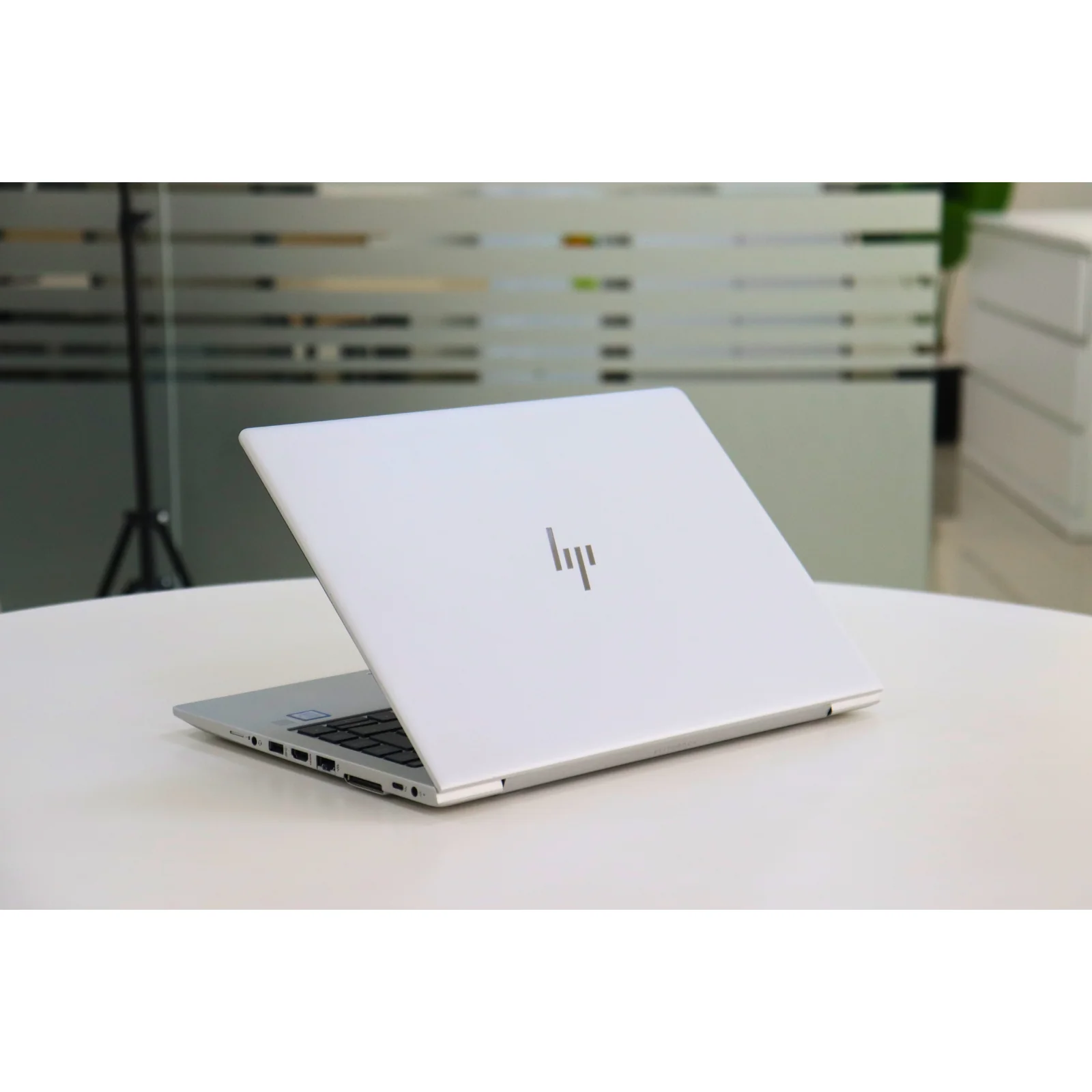 HP ELITEBOOK 840 G5: 8th Gen i7, 8GB RAM, 512GB SSD - Gray - Unit 00712 - AE Laptop image 5