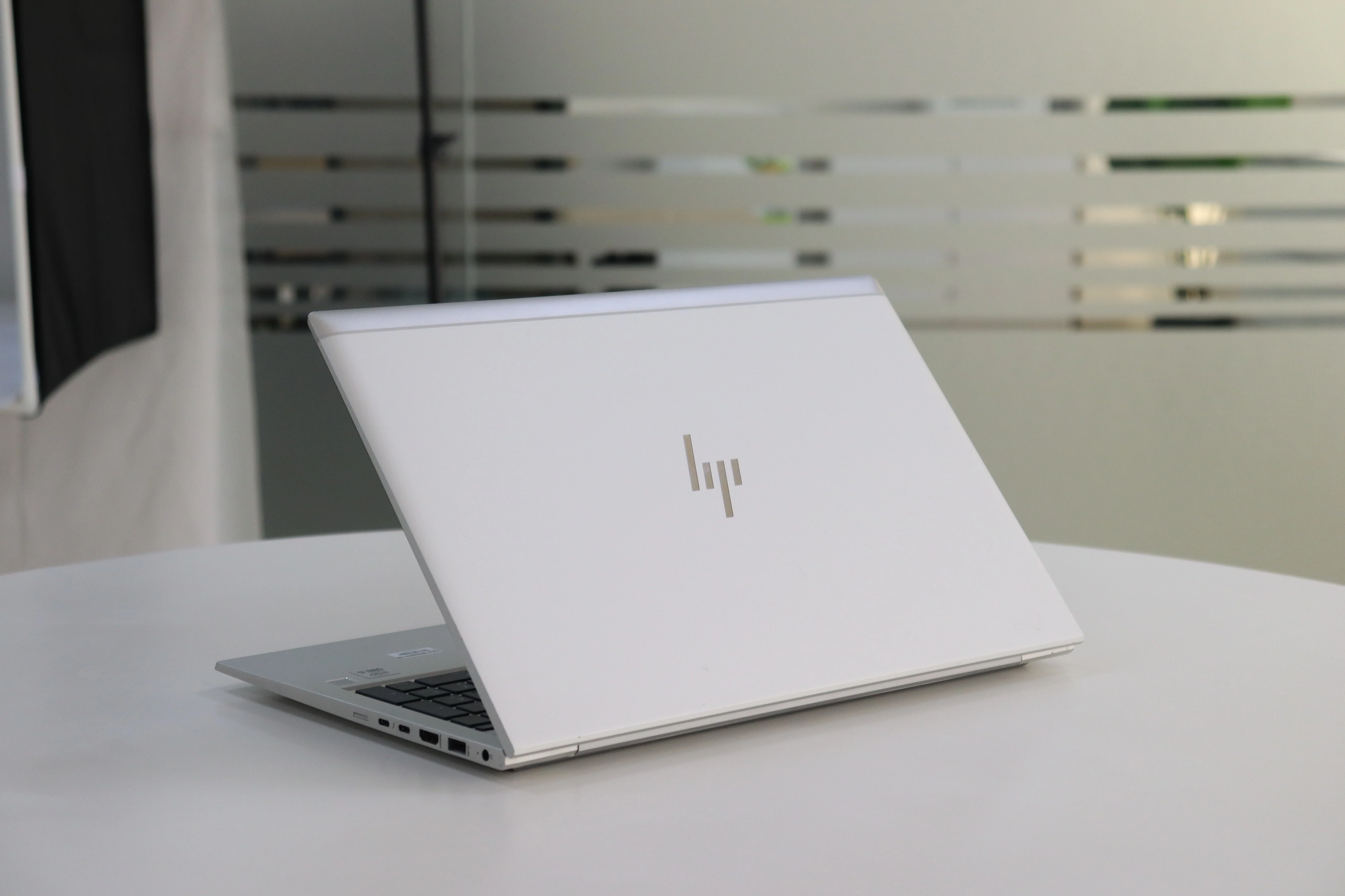 HP EliteBook 850 G7: Intel Core i5, 10th Gen, 8GB RAM, 256GB SSD - Gray - Unit 00452 - AE Laptop image 5