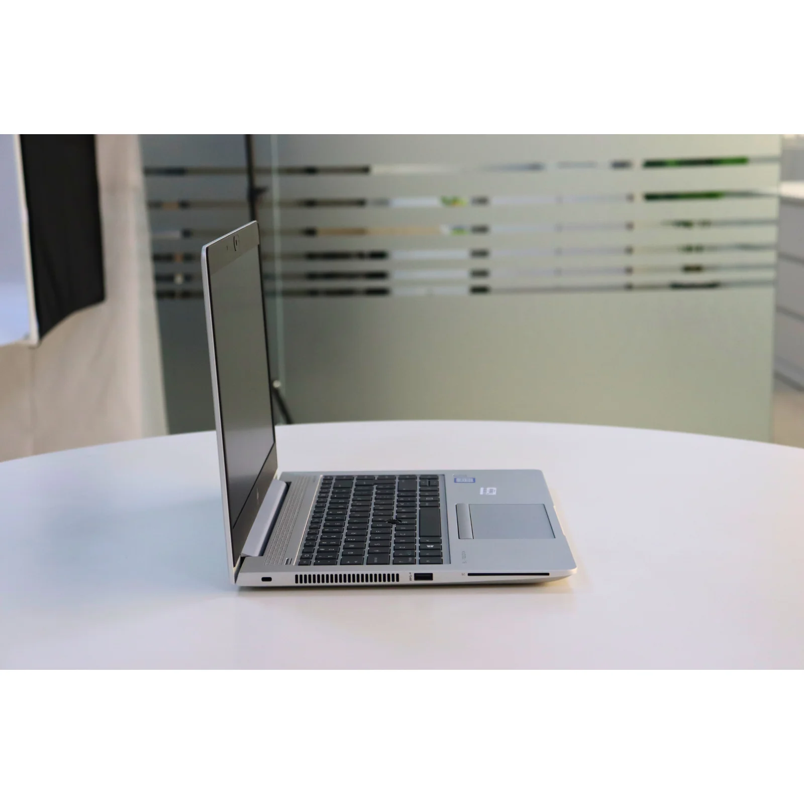 HP ELITEBOOK 840 G5: 8th Gen i5, 8GB RAM, 256GB SSD - AE Laptop image 3