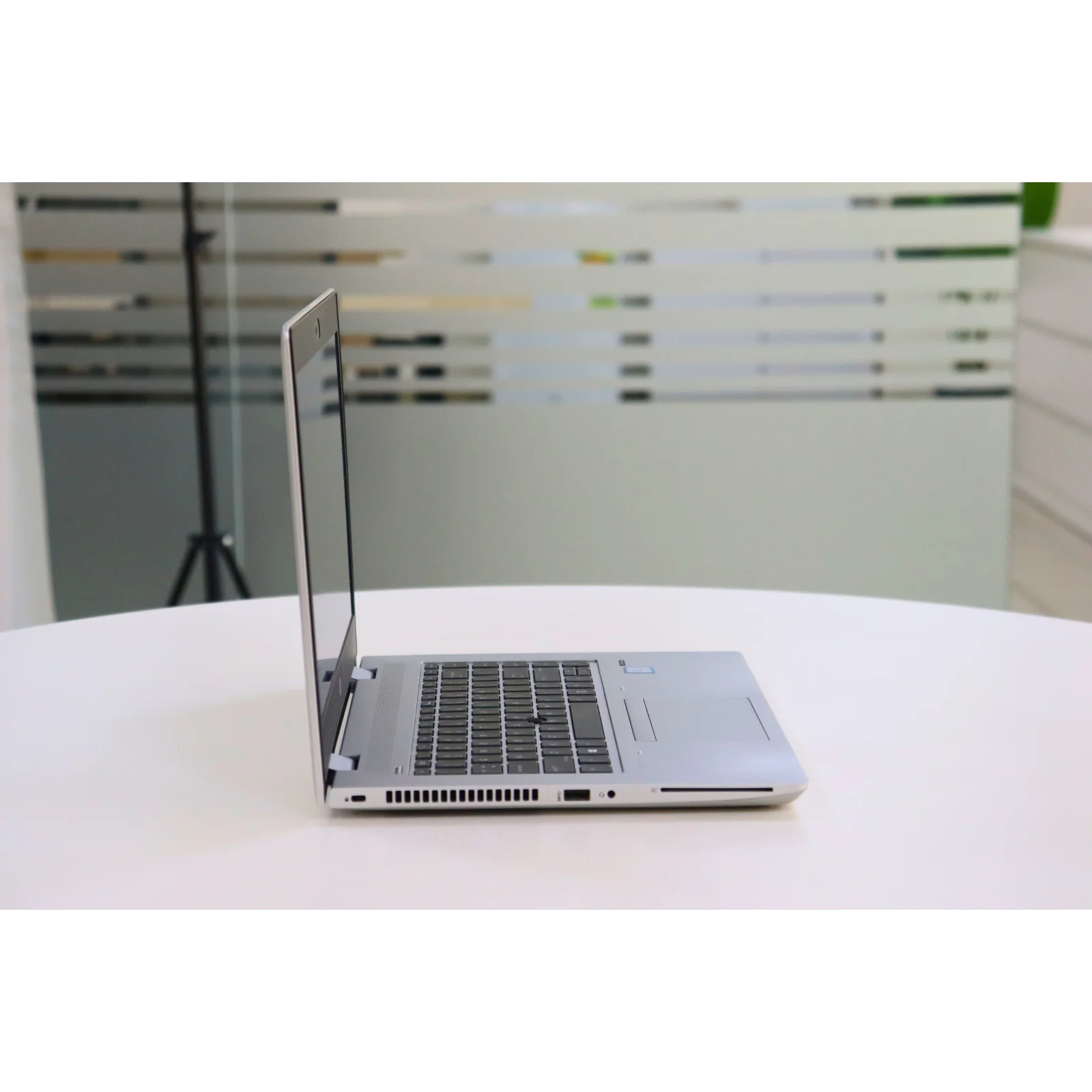 HP PROBOOK 640 G4: 8th Gen i5, 8GB RAM, 256GB SSD - Gray - Unit 96185 - AE Laptop image 3