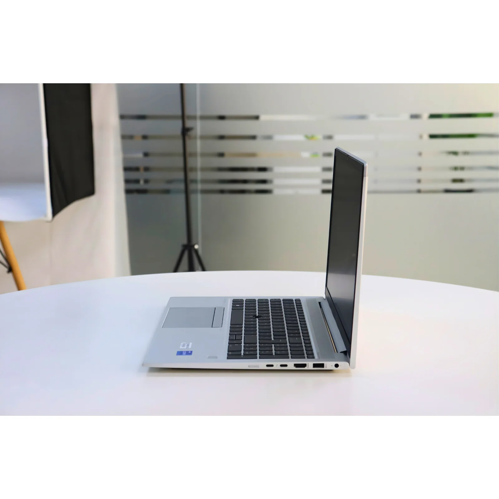 HP ELITEBOOK 850 G8: 11th Gen i5, 16GB RAM, 256GB SSD - AE Laptop image 4