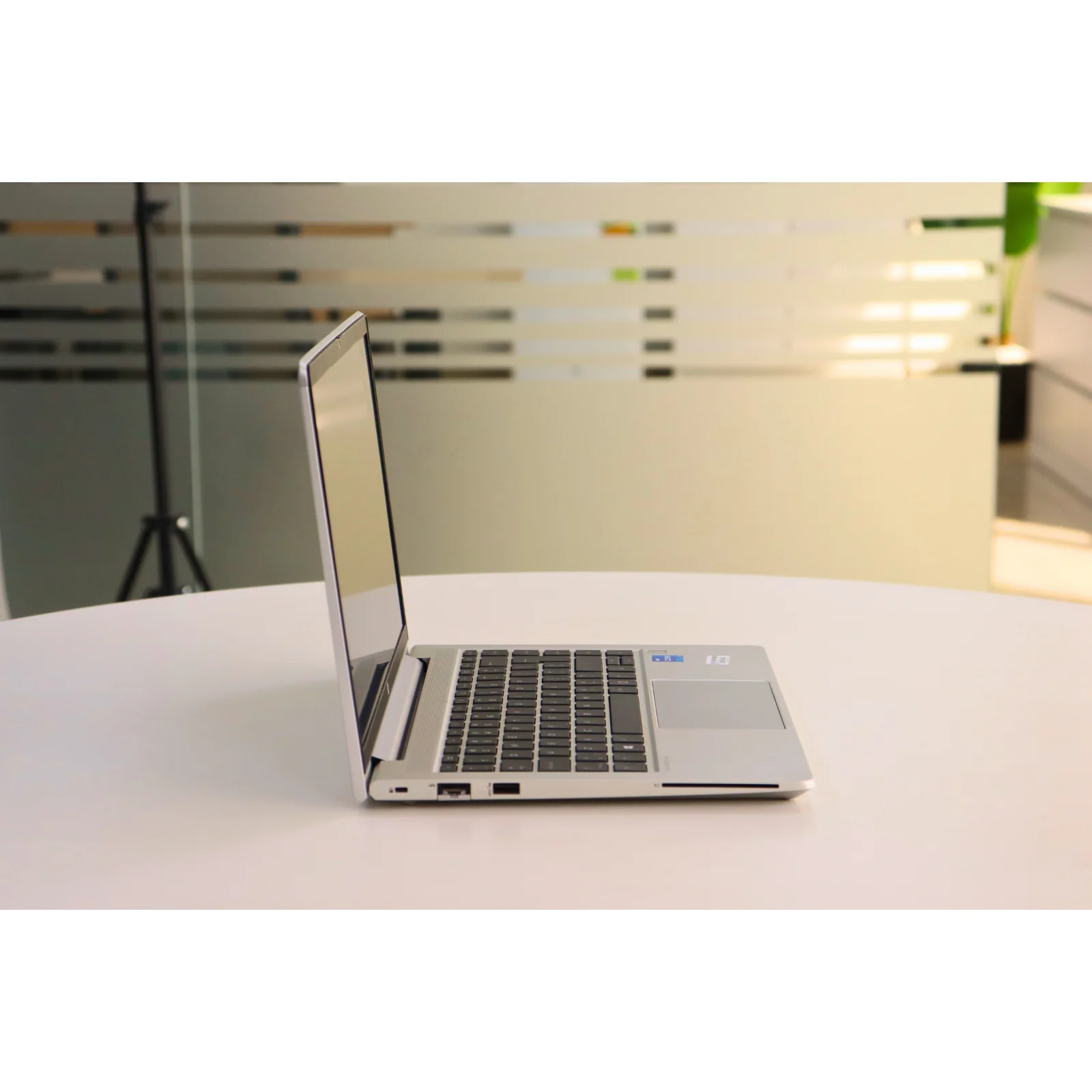 HP PROBOOK 640 G8: 11th Gen i5, 16GB RAM, 256GB SSD - Gray - Unit 00878 - AE Laptop image 3