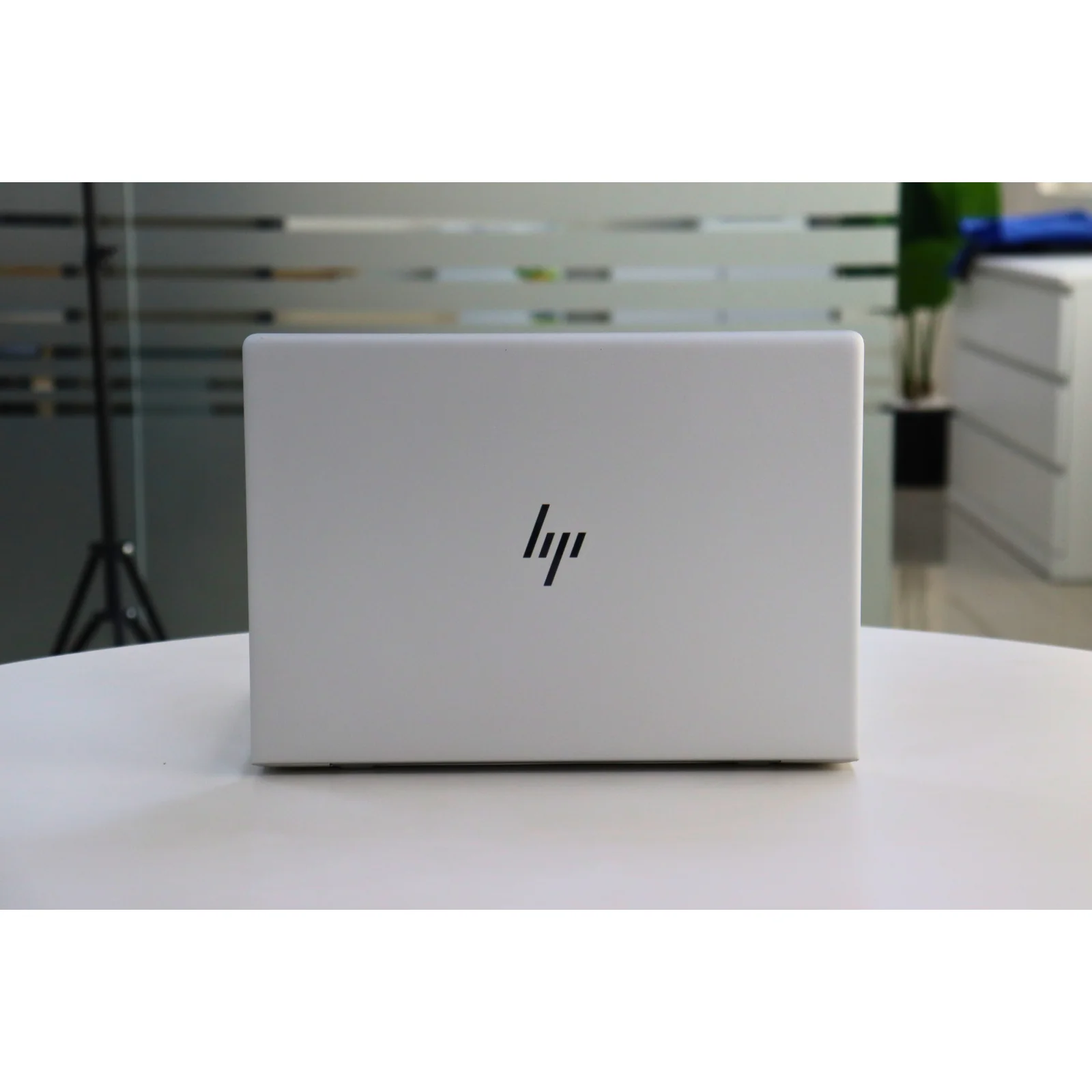 HP ELITEBOOK 745 G5: AMD, 8GB RAM, 256GB SSD - Silver - Unit 01474 - AE Laptop image 6
