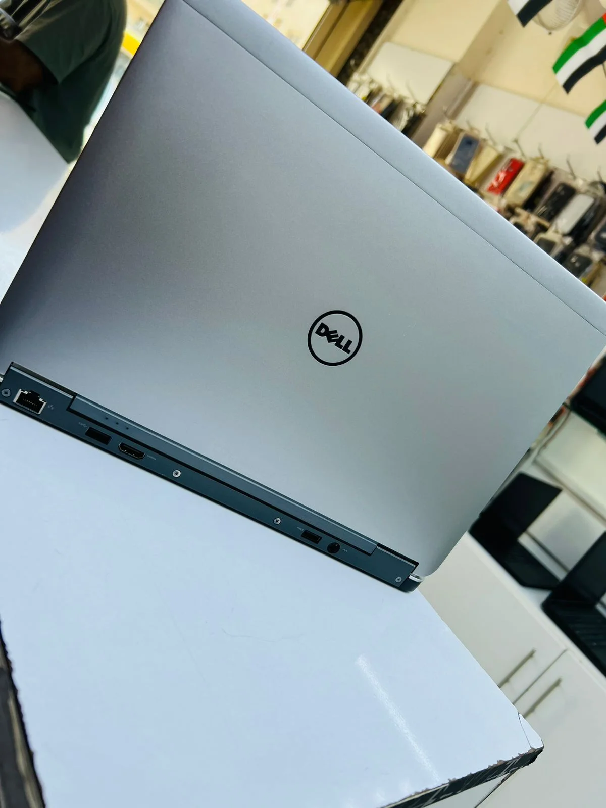 Dell Latitude E7240: Core i5 | 8GB RAM | 256GB SSD - AE Laptop image 4